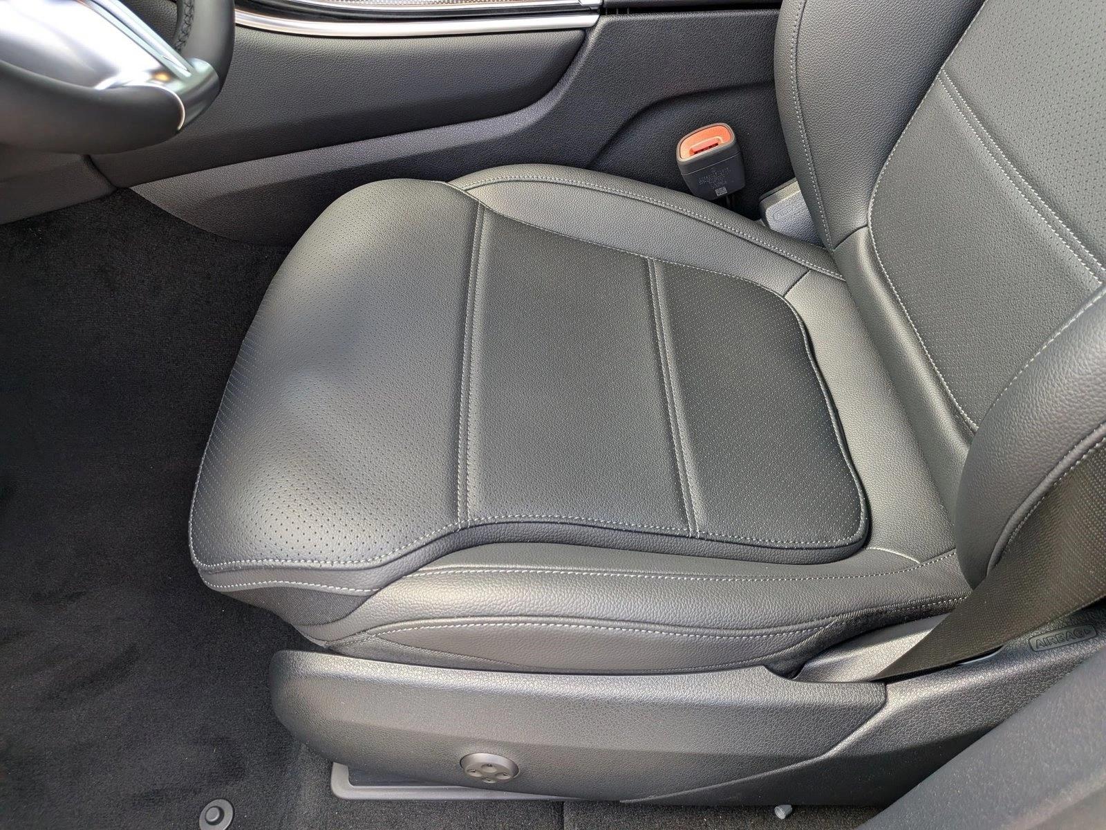 2026 GLC 300, photo 4 of 16
