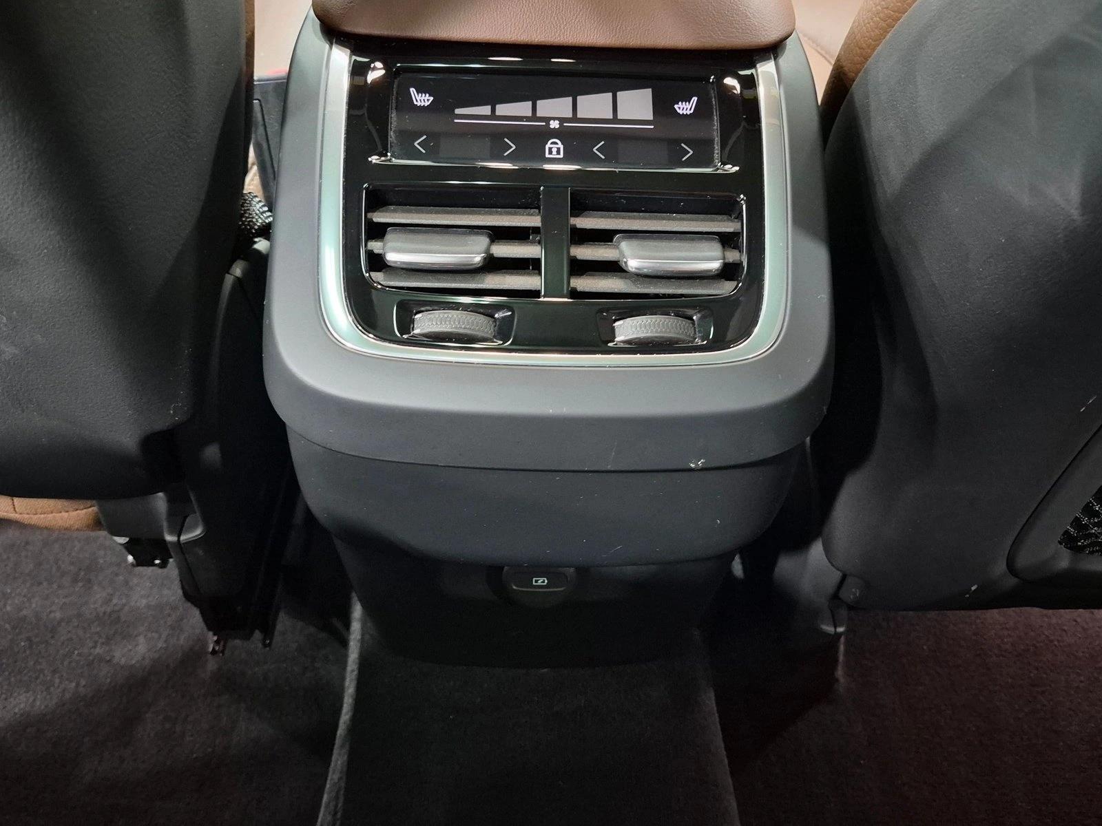 2023 Volvo XC90 Plus Bright, photo 17 of 26