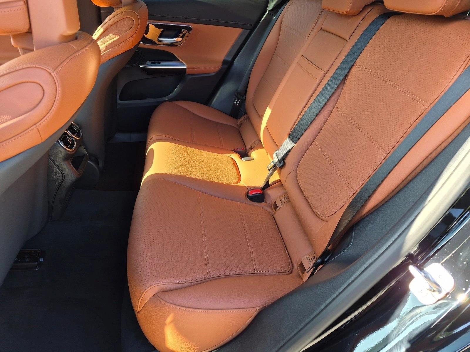 2027 GLC 300, photo 15 of 17