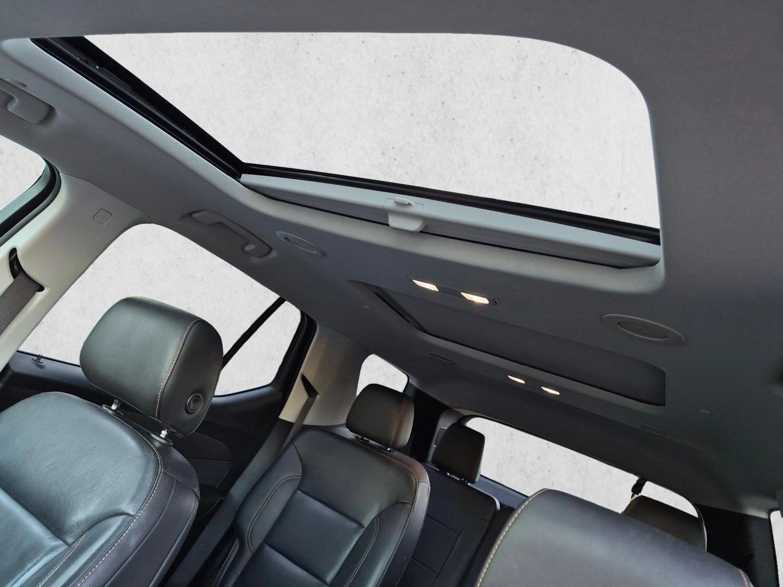 2021 Chevrolet Traverse Premier, photo 14 of 26