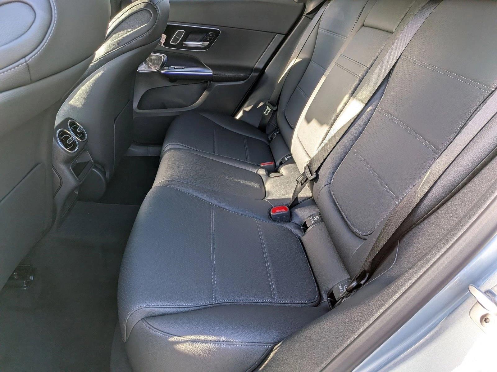 2026 GLC 300, photo 15 of 17
