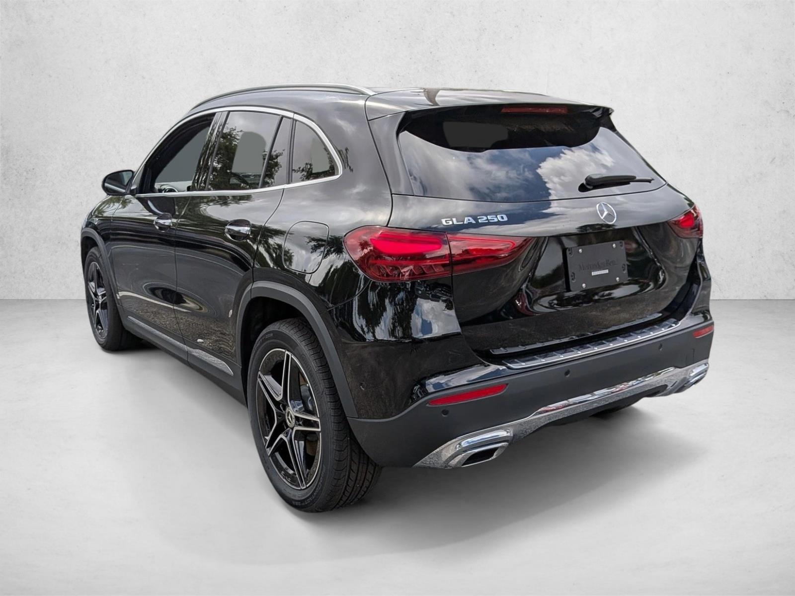2026 GLA 250, photo 8 of 16