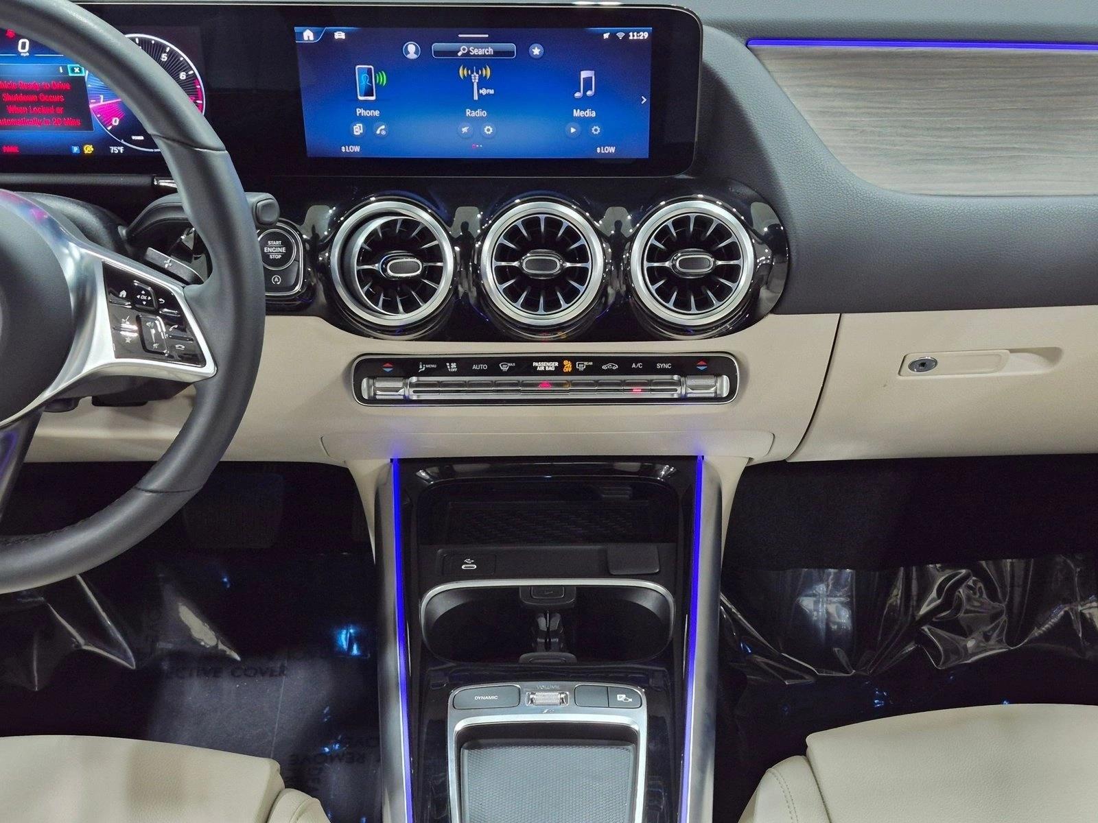 2026 GLA 250, photo 14 of 25