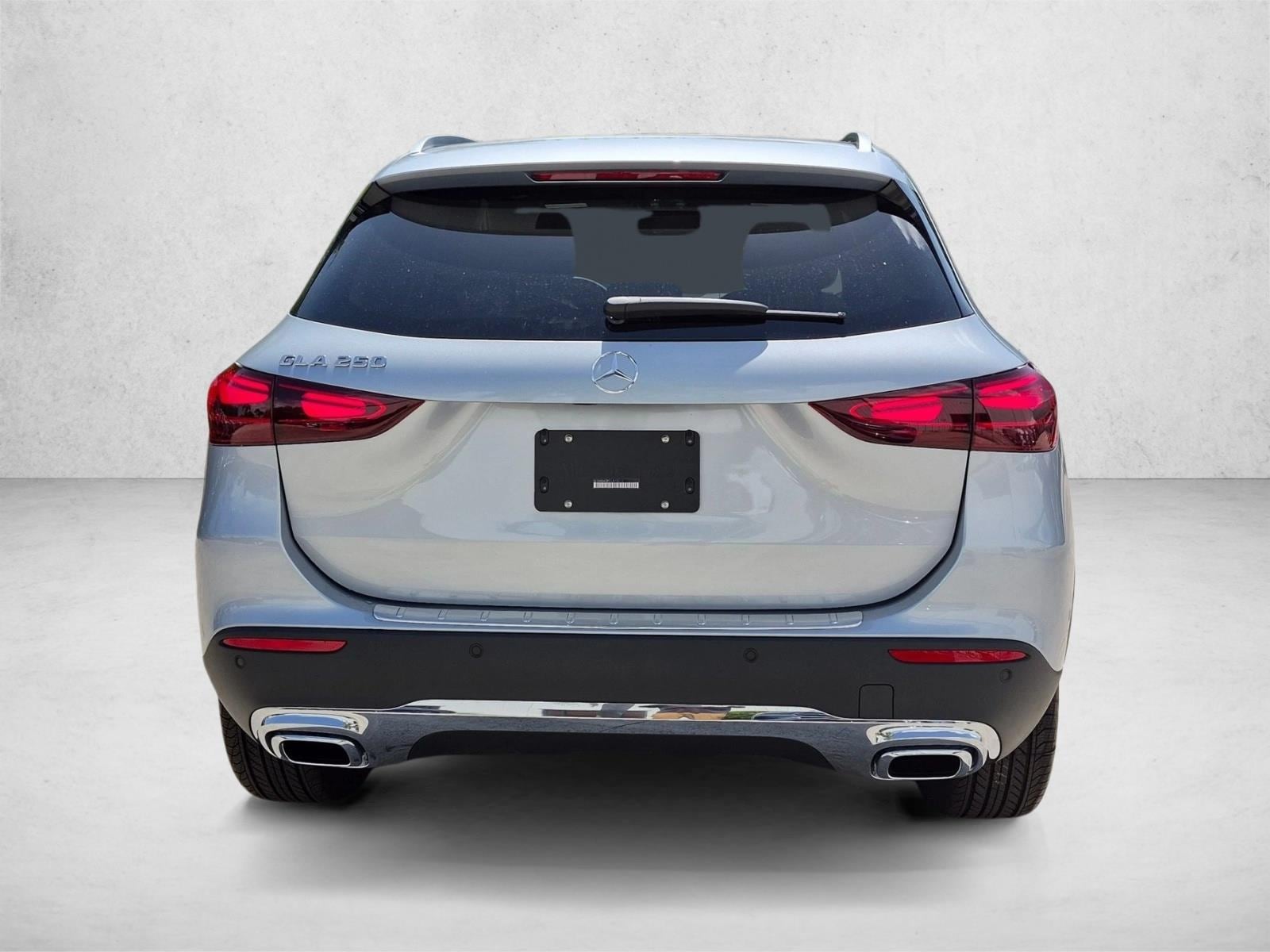 2026 GLA 250, photo 7 of 17