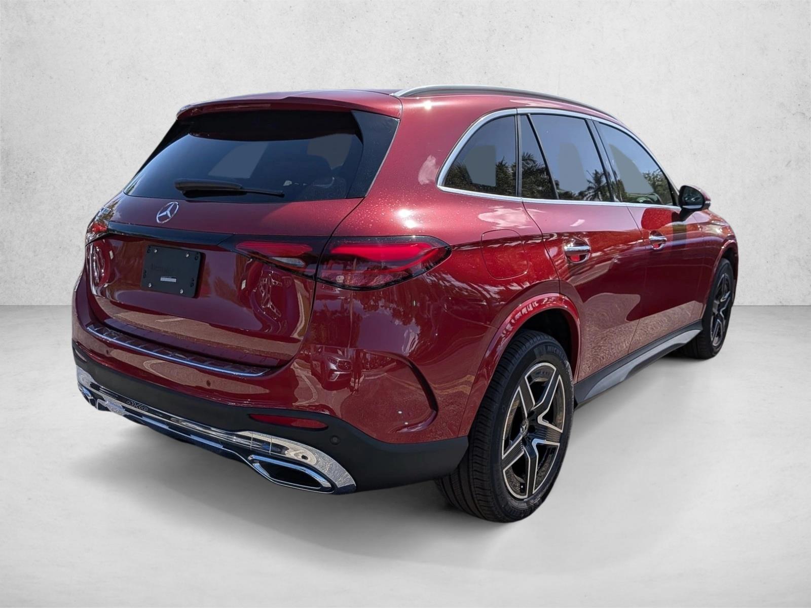2026 GLC 300, photo 2 of 16