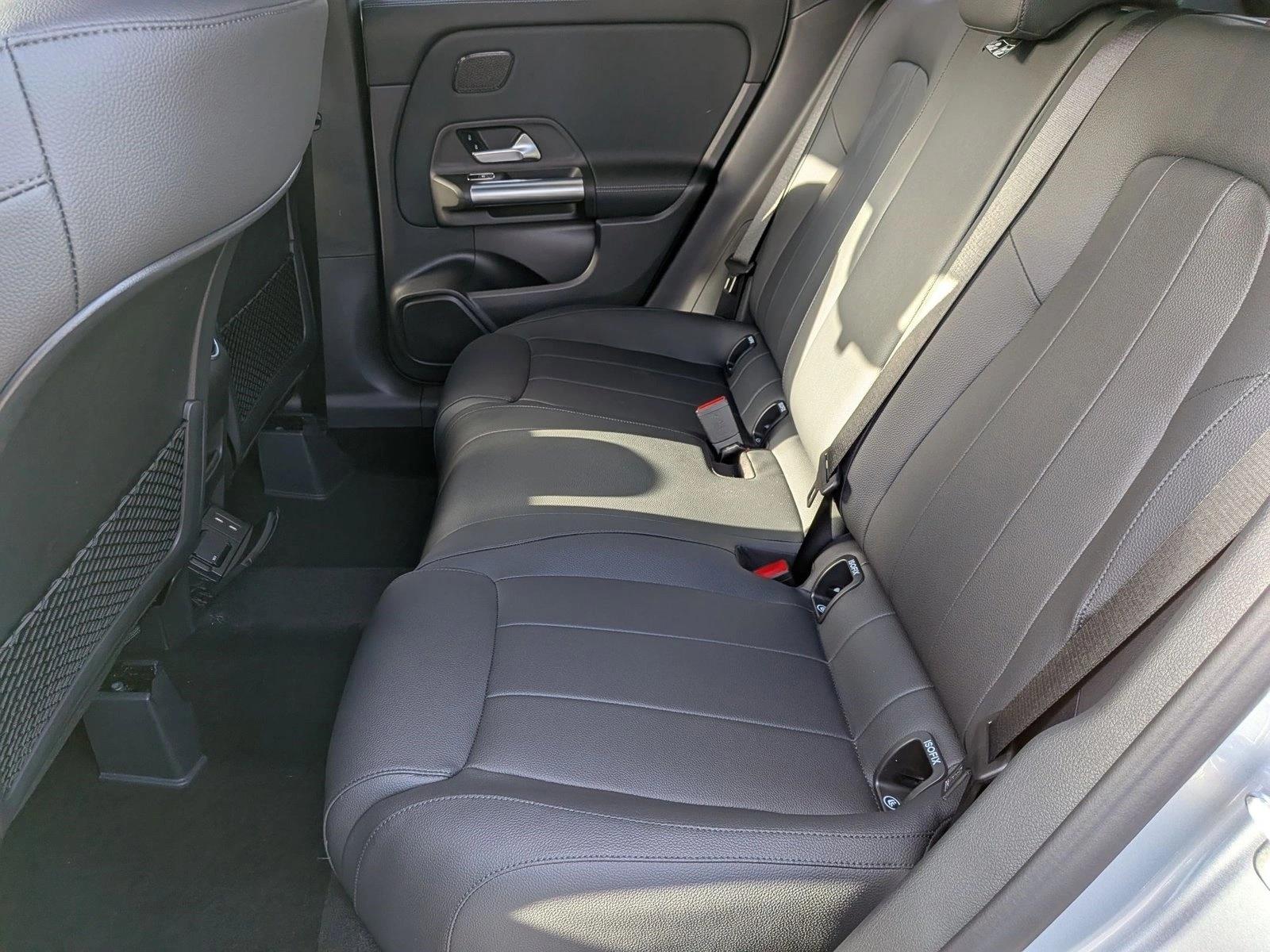 2026 GLA 250, photo 14 of 16