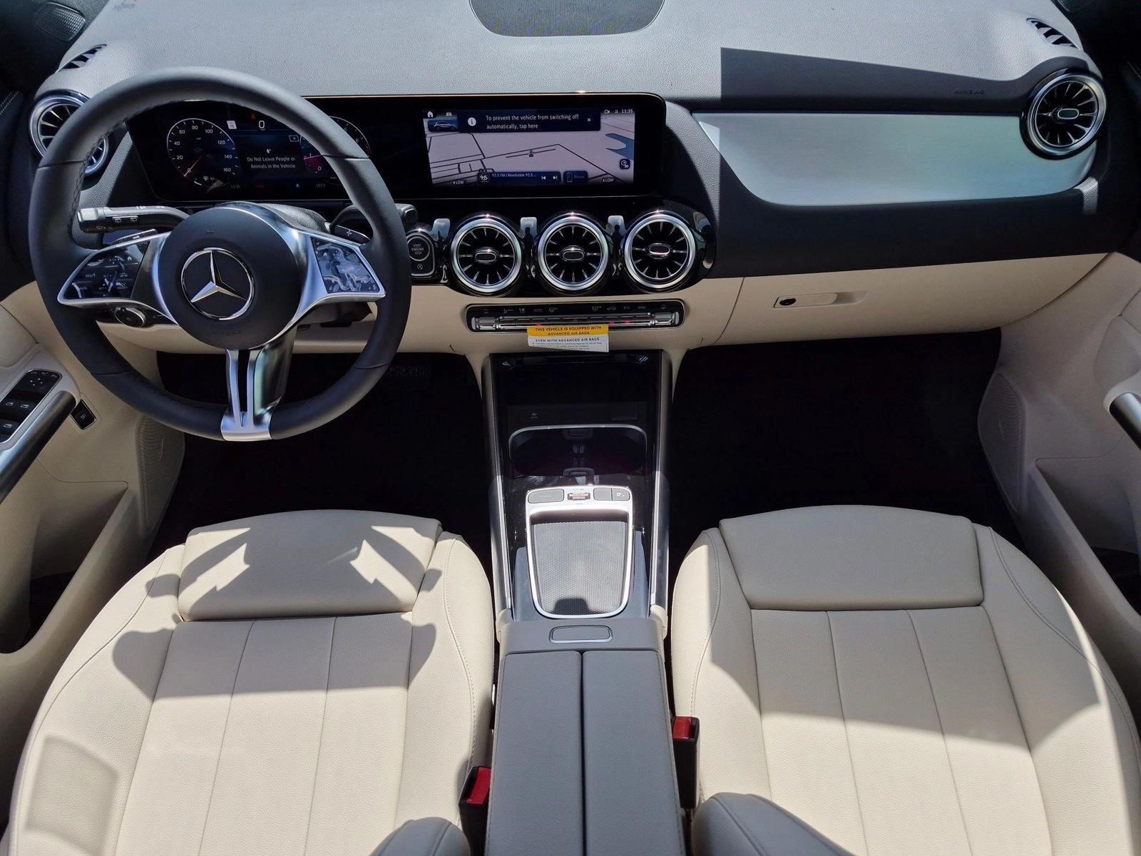 2026 GLA 250, photo 14 of 17