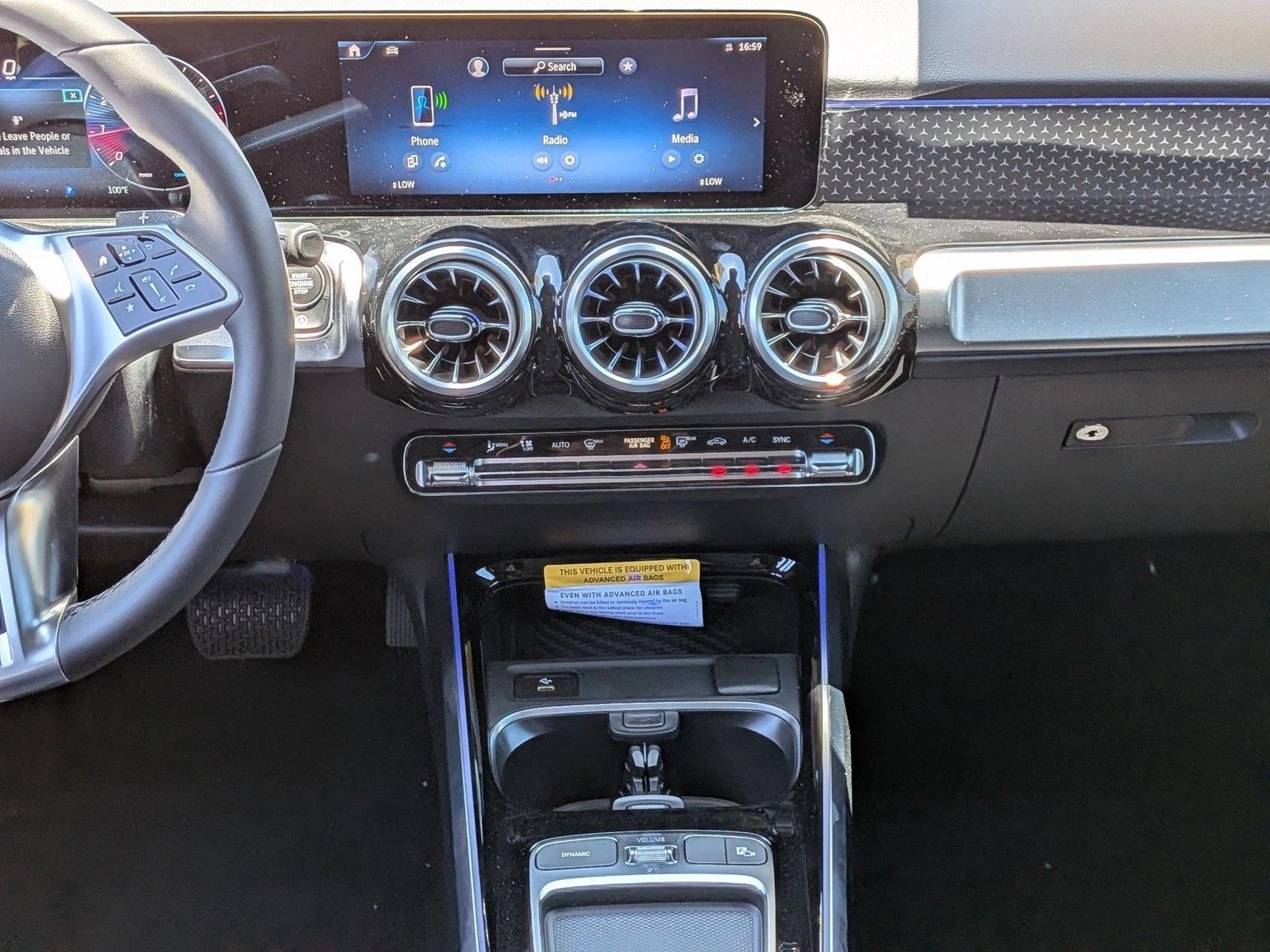 2026 GLB 250, photo 11 of 16