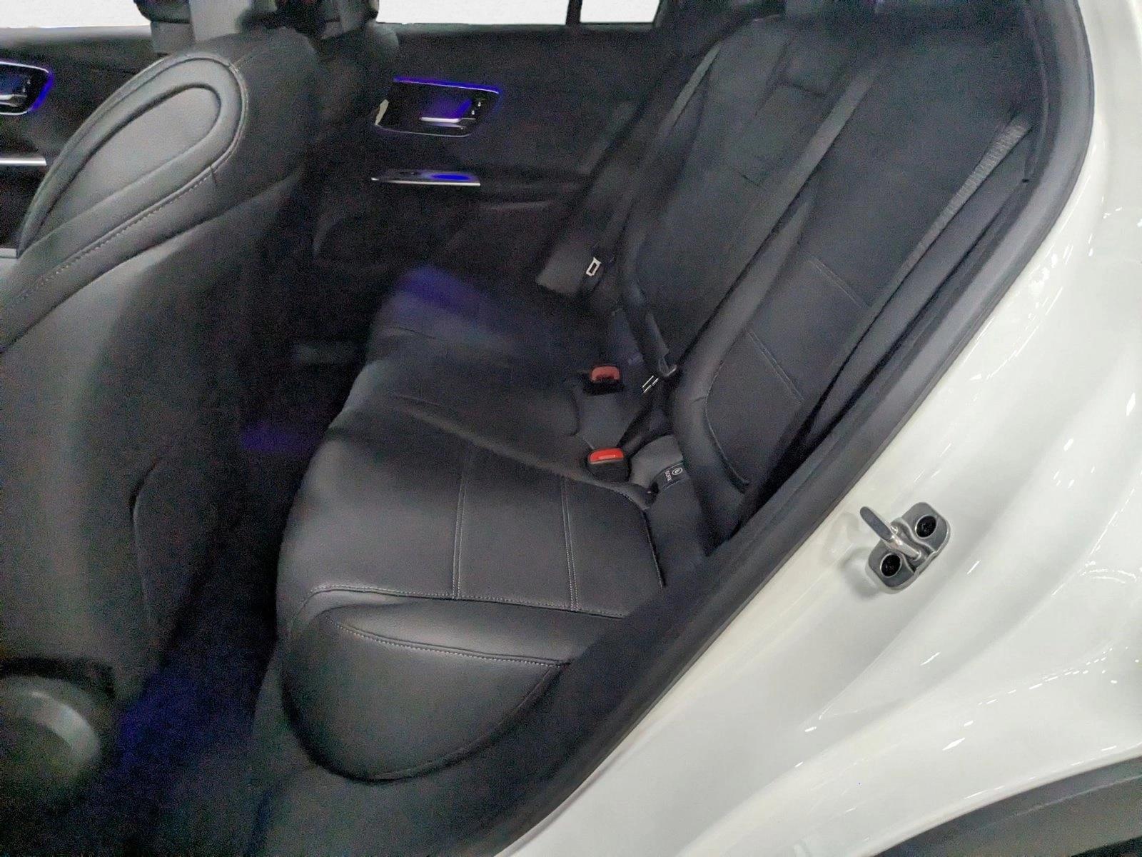 2026 GLC 300 4MATIC, photo 14 of 16