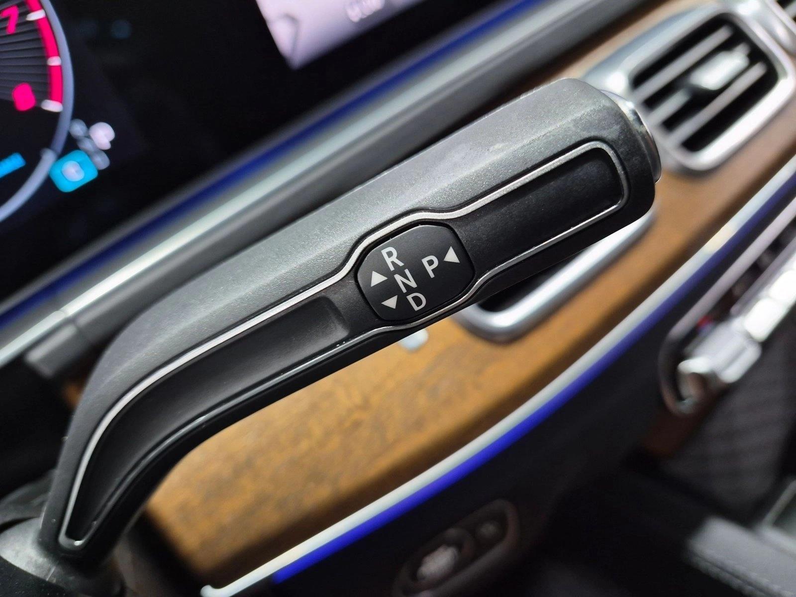 2025 GLE 450 4MATIC Coupe, photo 12 of 26