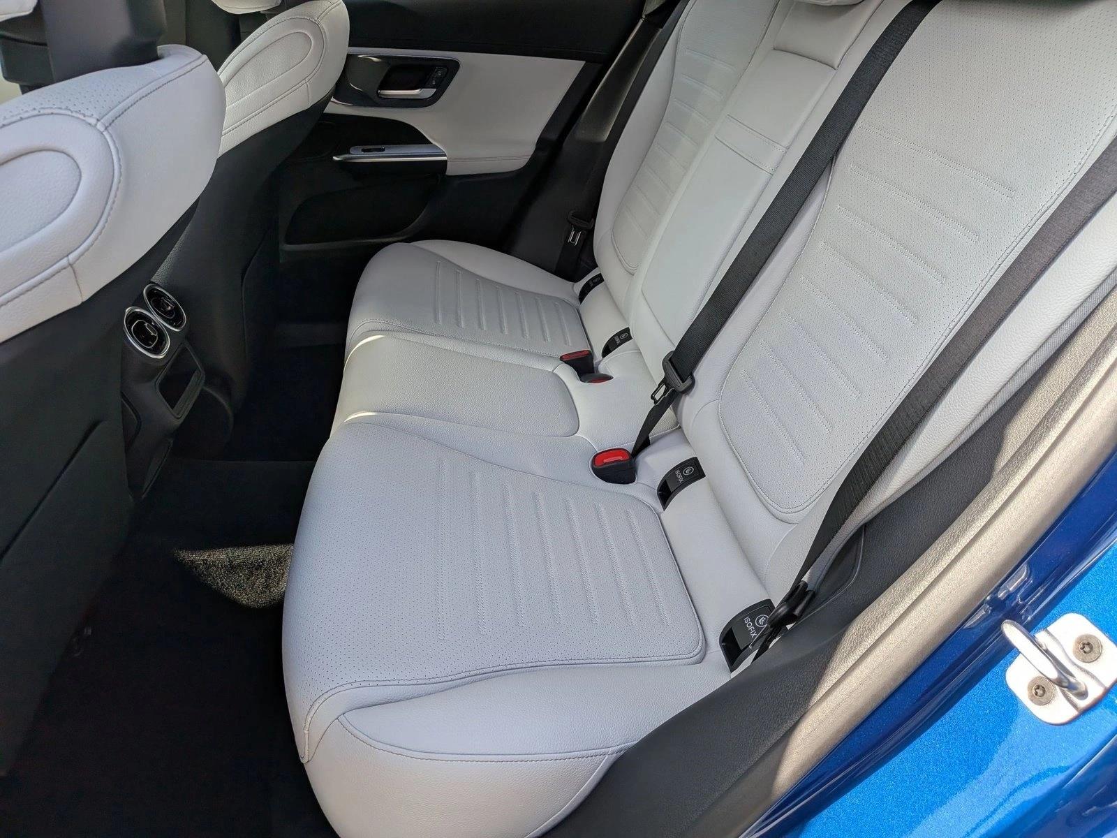 2026 GLC 300, photo 14 of 16