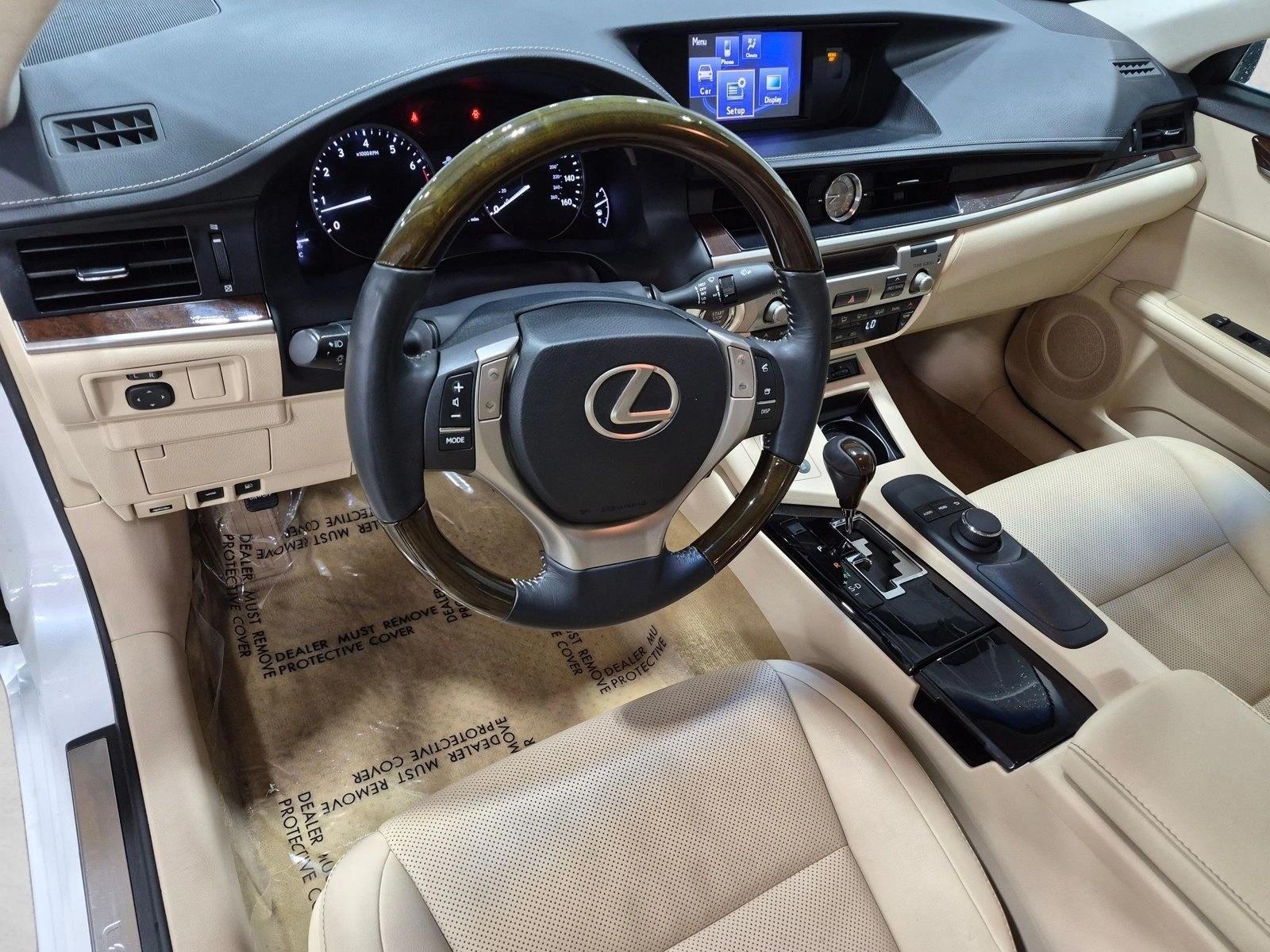2014 Lexus ES 350, photo 10 of 25