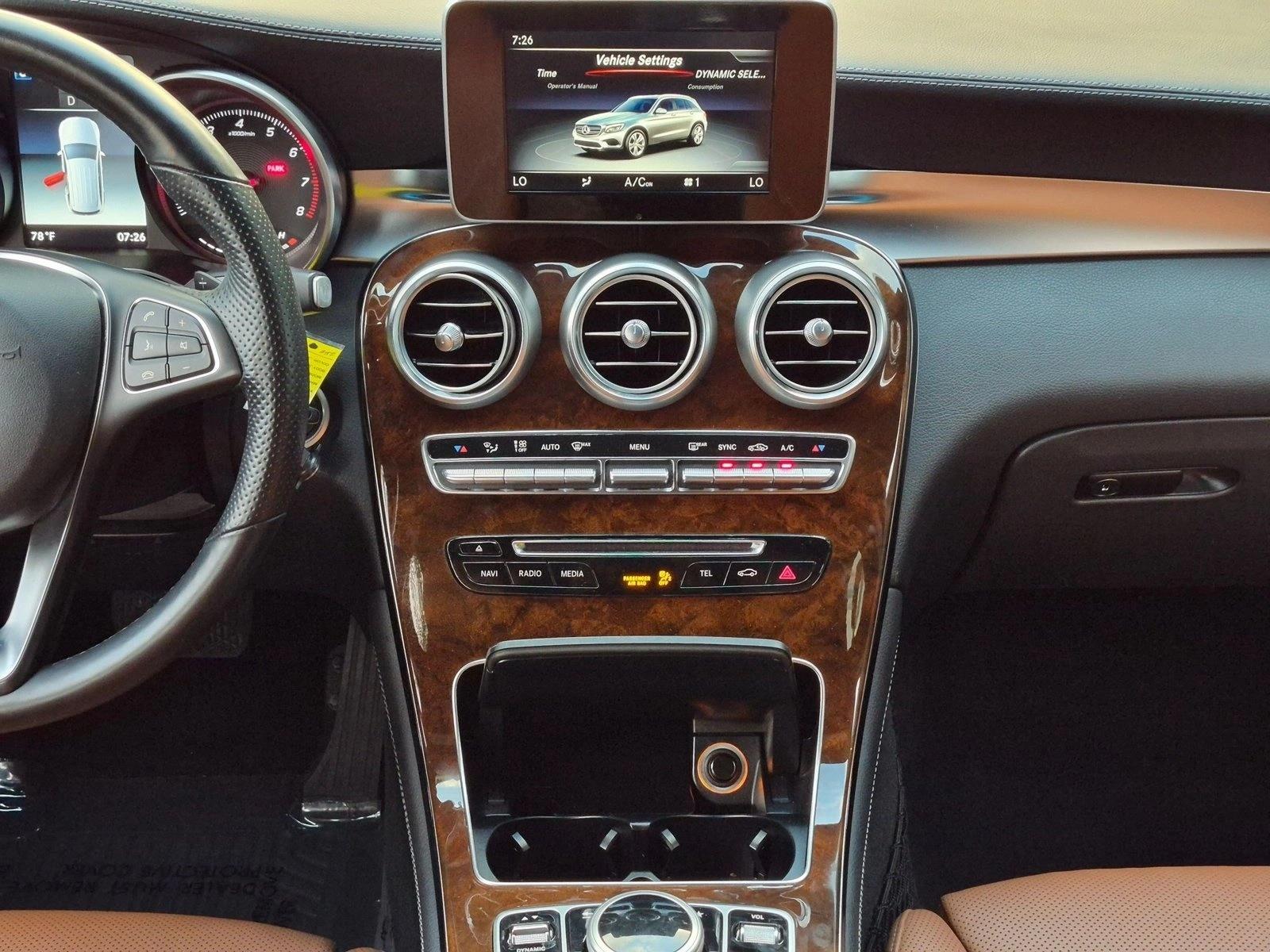 2019 GLC 300 4MATIC, photo 14 of 25