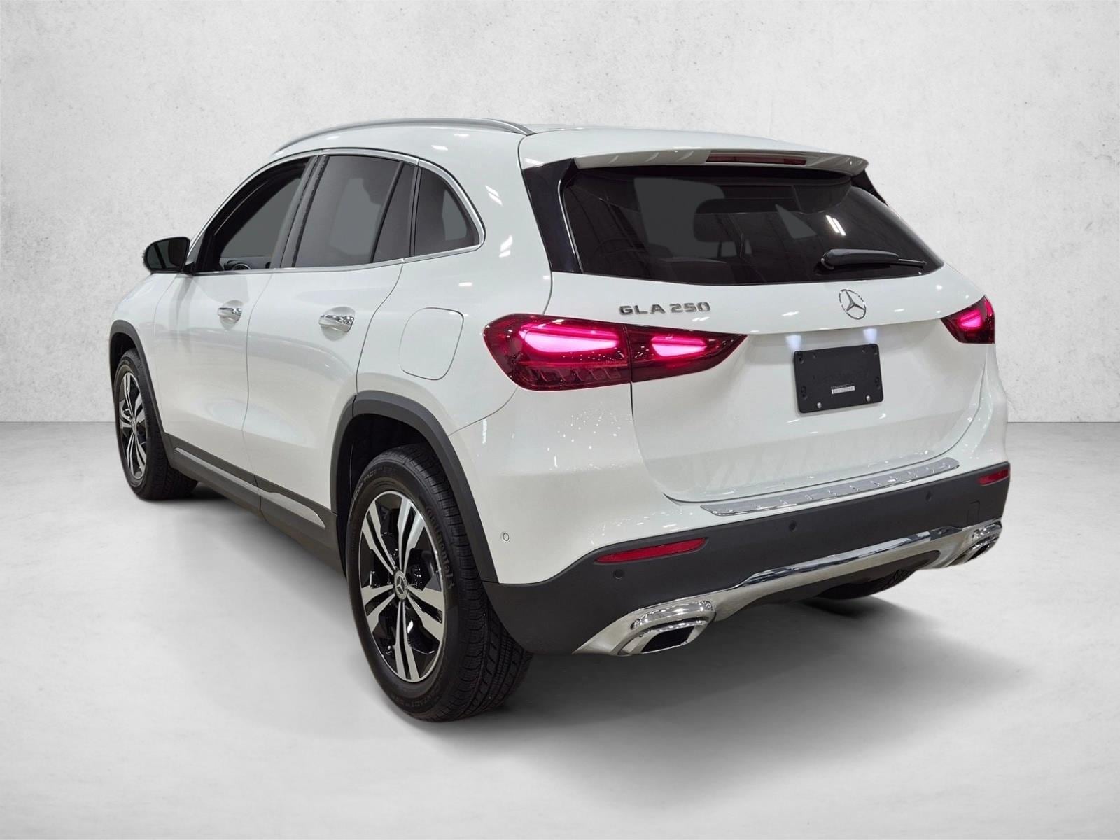 2026 GLA 250, photo 8 of 25
