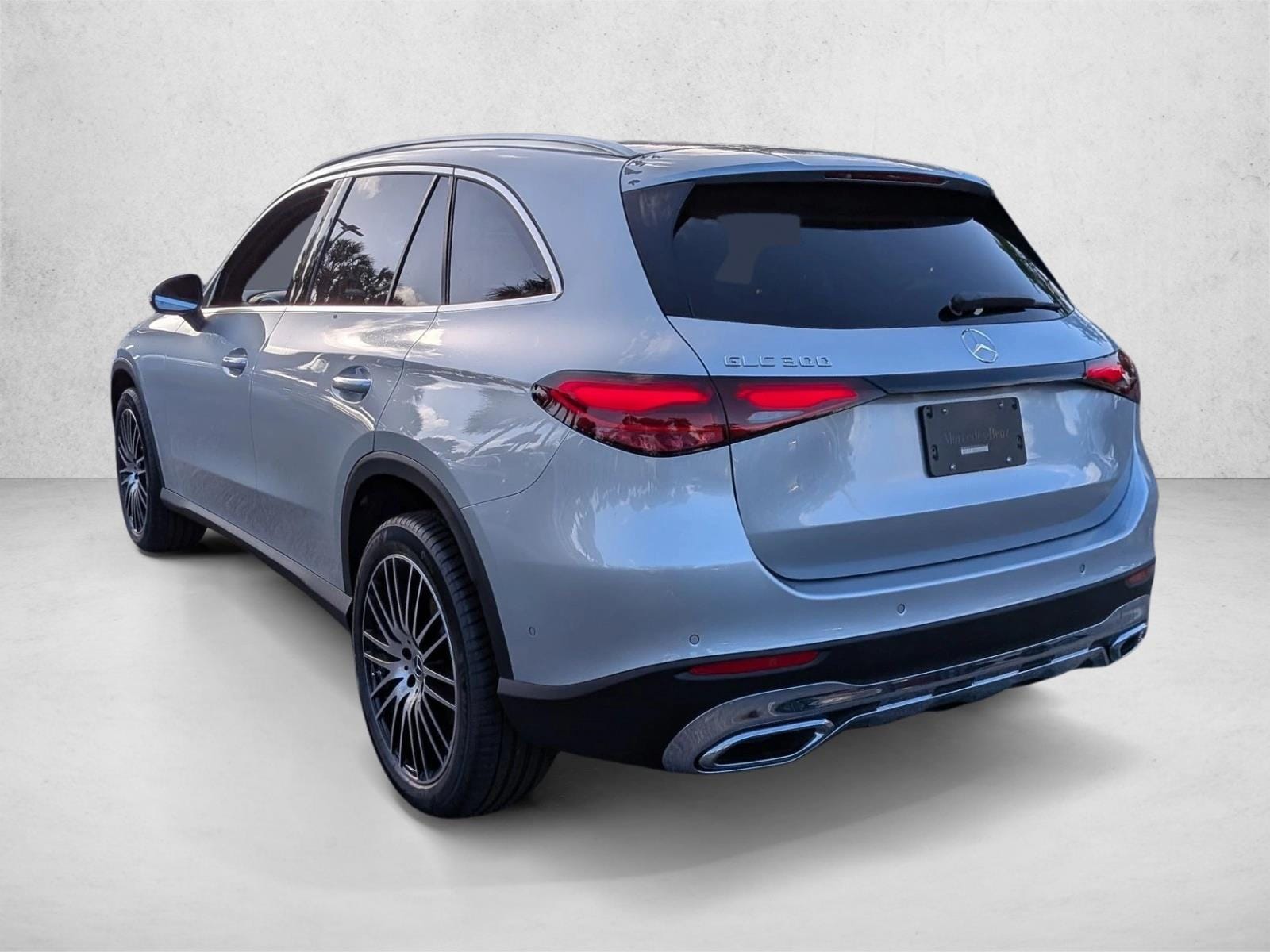 2026 GLC 300, photo 8 of 17