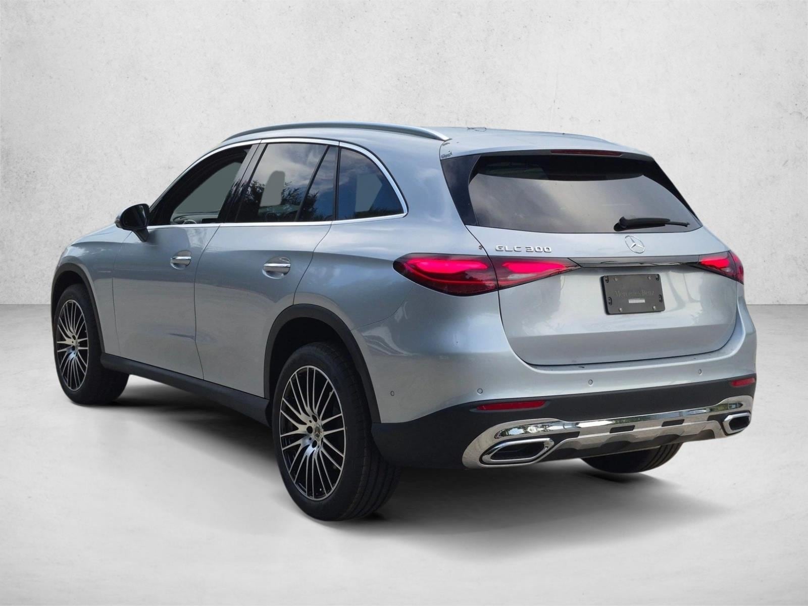 2027 GLC 300, photo 7 of 16