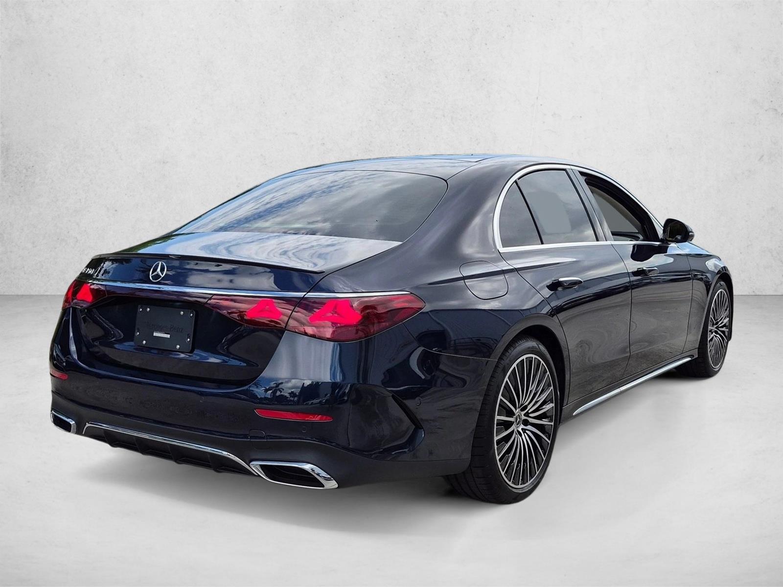2027 E 350, photo 2 of 17