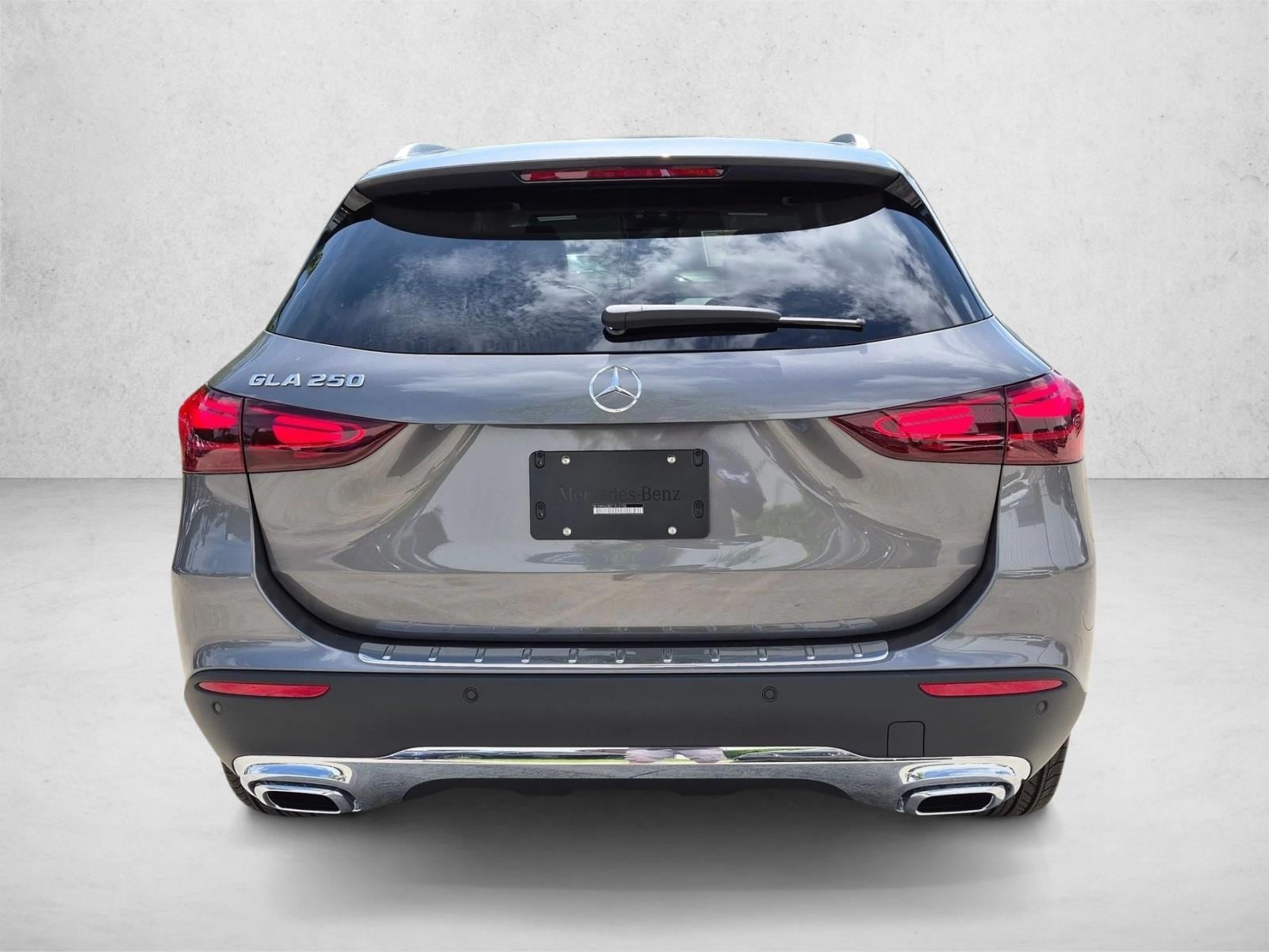 2026 GLA 250, photo 7 of 17