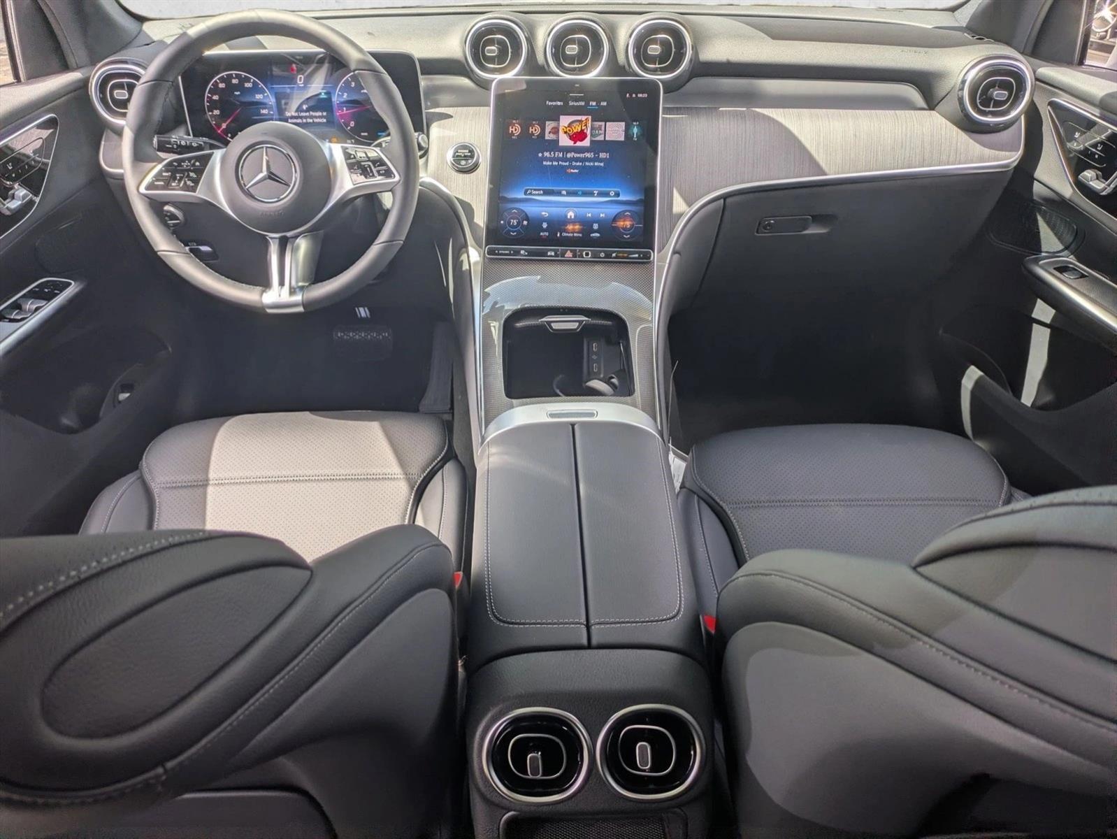 2026 GLC 300 4MATIC, photo 13 of 16