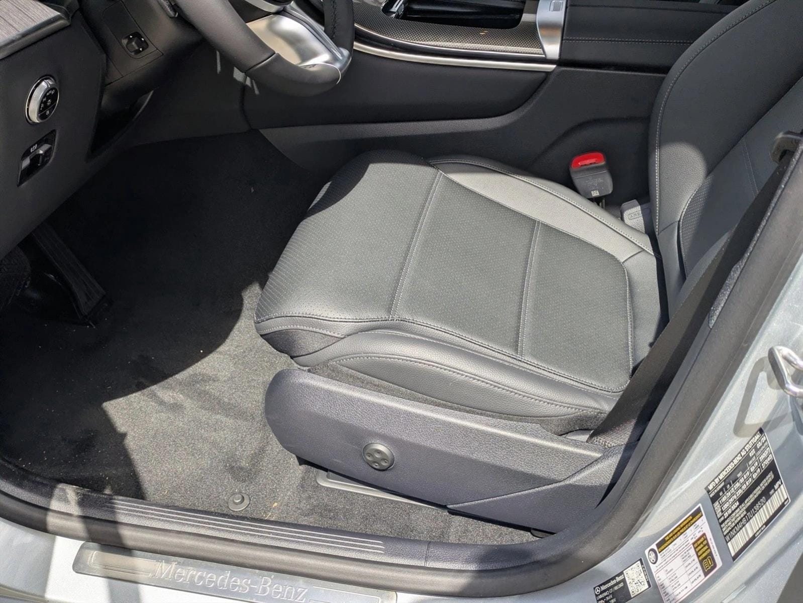 2026 GLC 300 4MATIC, photo 4 of 16