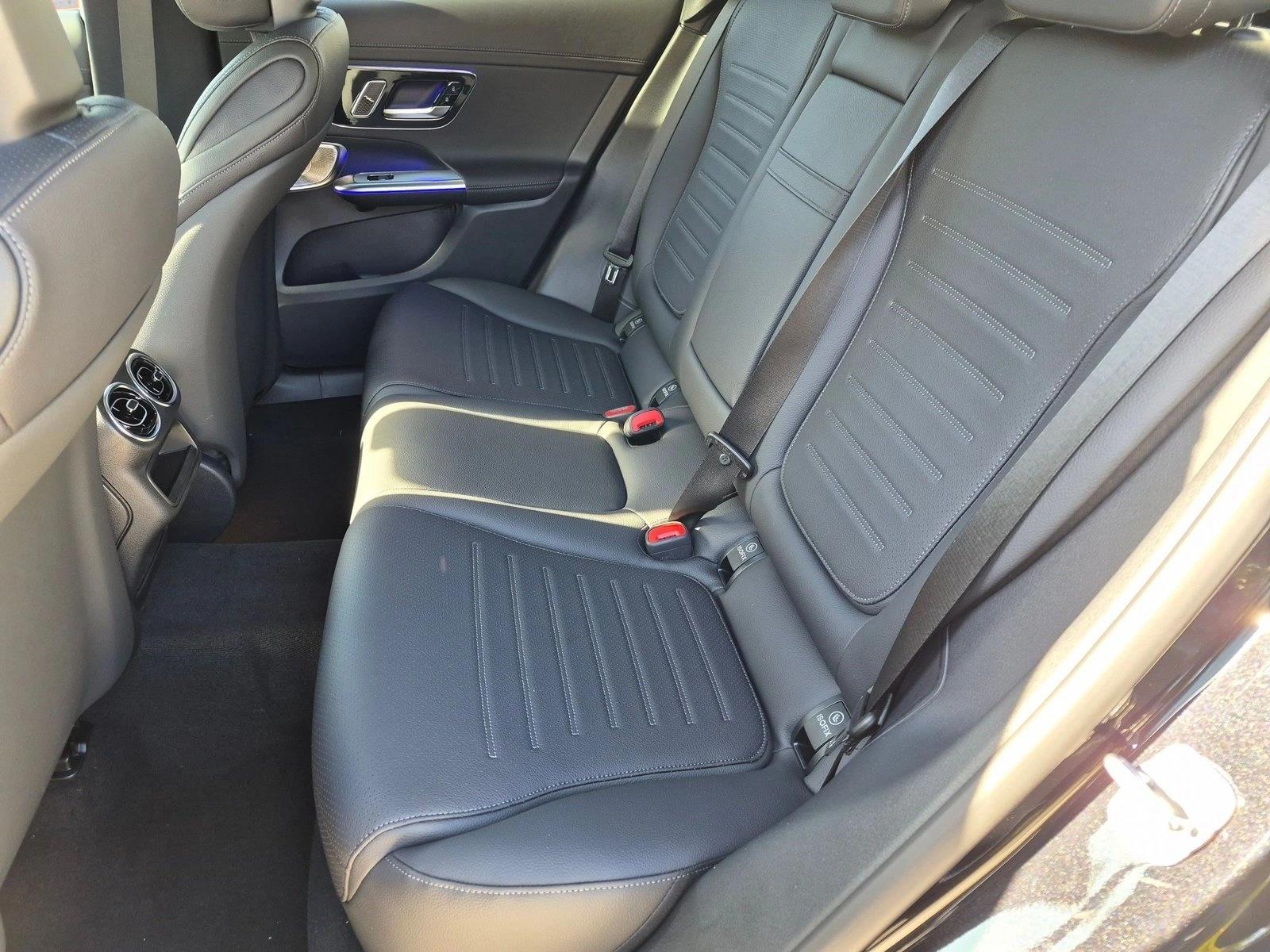 2027 GLC 300, photo 15 of 17