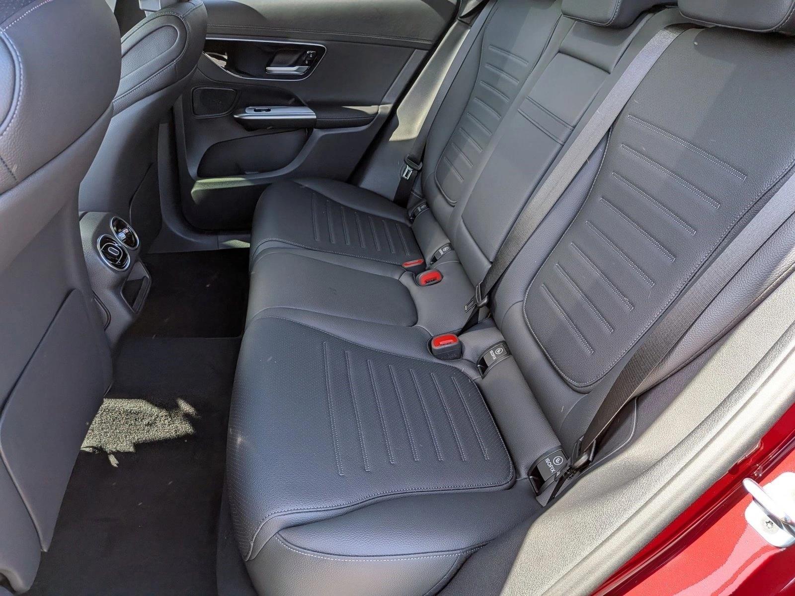 2026 GLC 300, photo 14 of 16