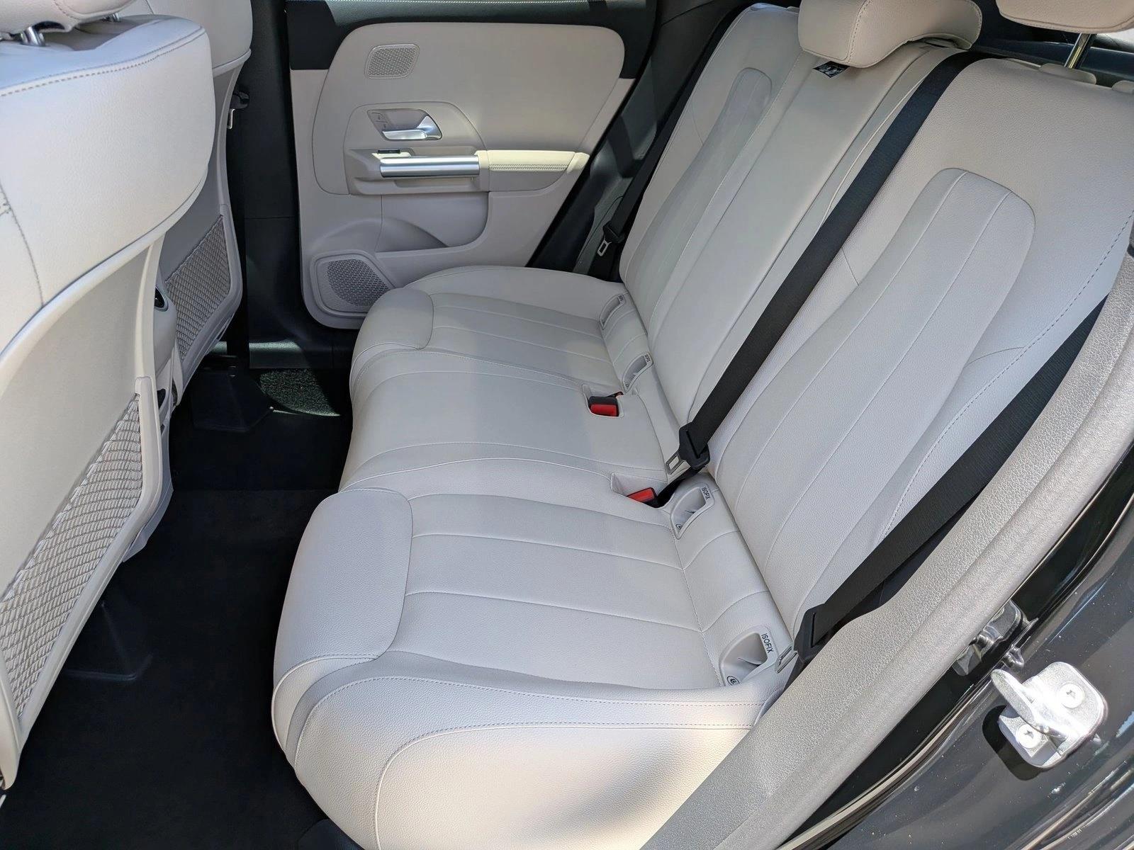 2026 GLA 250, photo 14 of 16