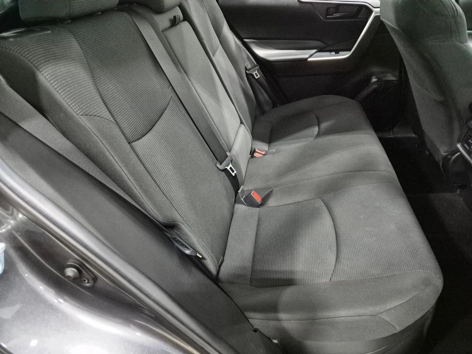 2020 Toyota RAV4 LE HV, photo 19 of 24