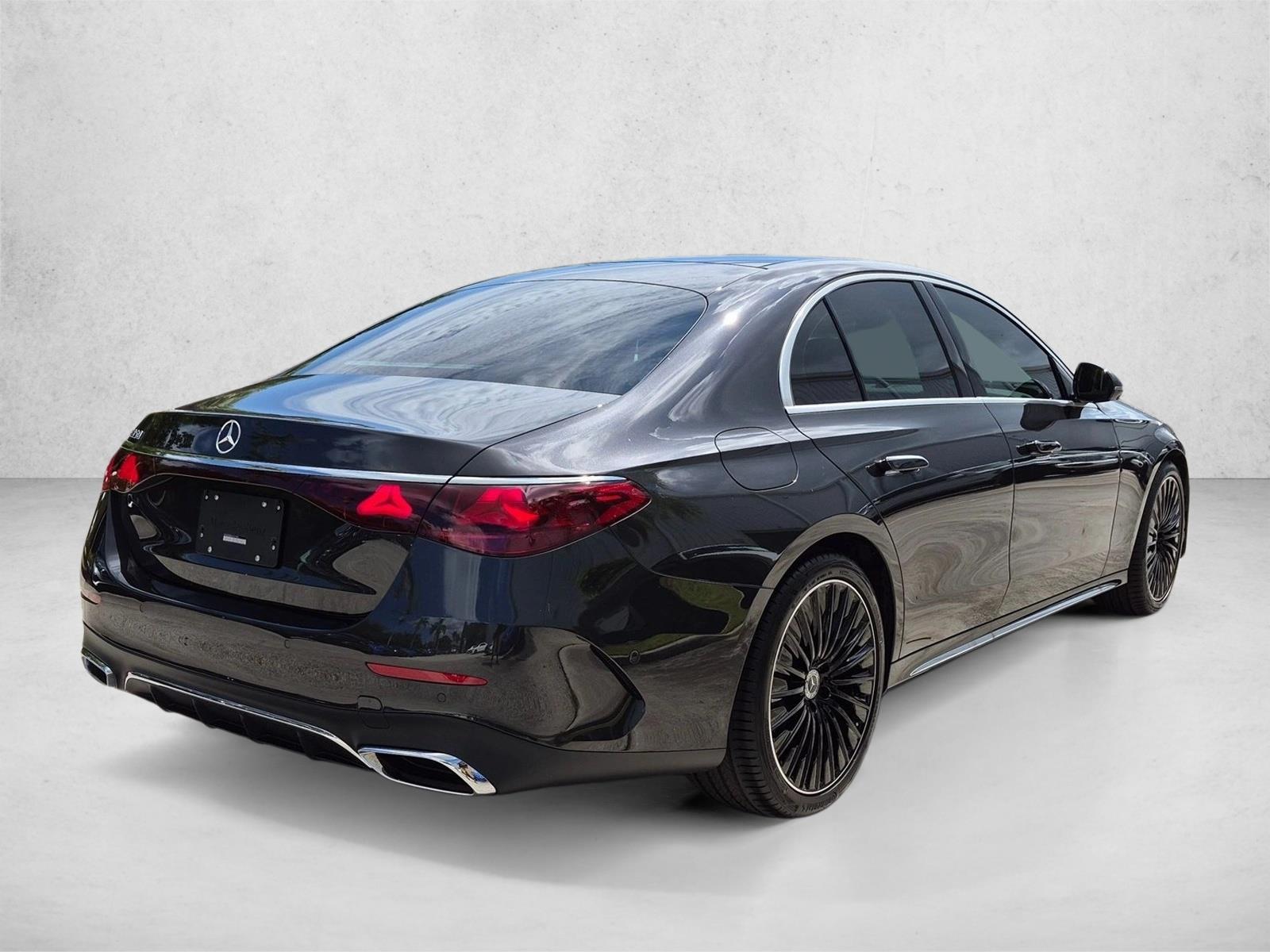 2027 E 350, photo 2 of 17