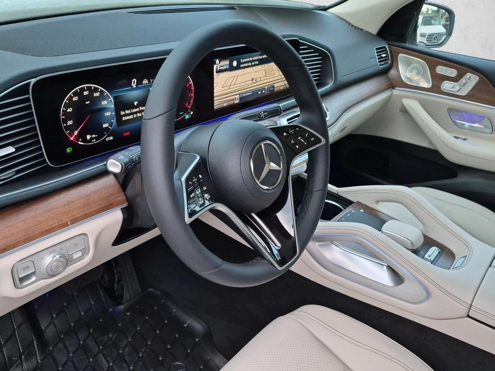 2026 GLS 450 4MATIC, photo 3 of 16