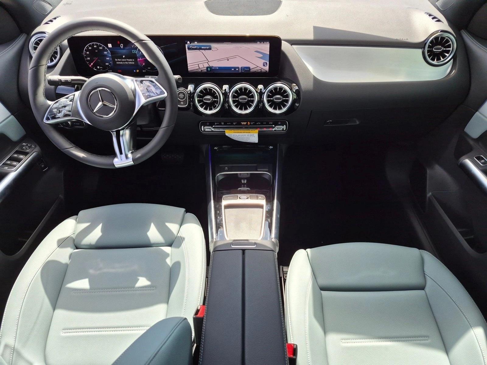 2026 GLA 250, photo 14 of 17