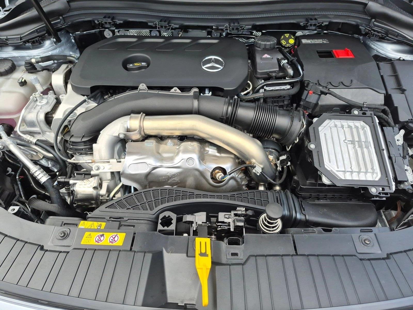 2026 GLA 250, photo 14 of 16