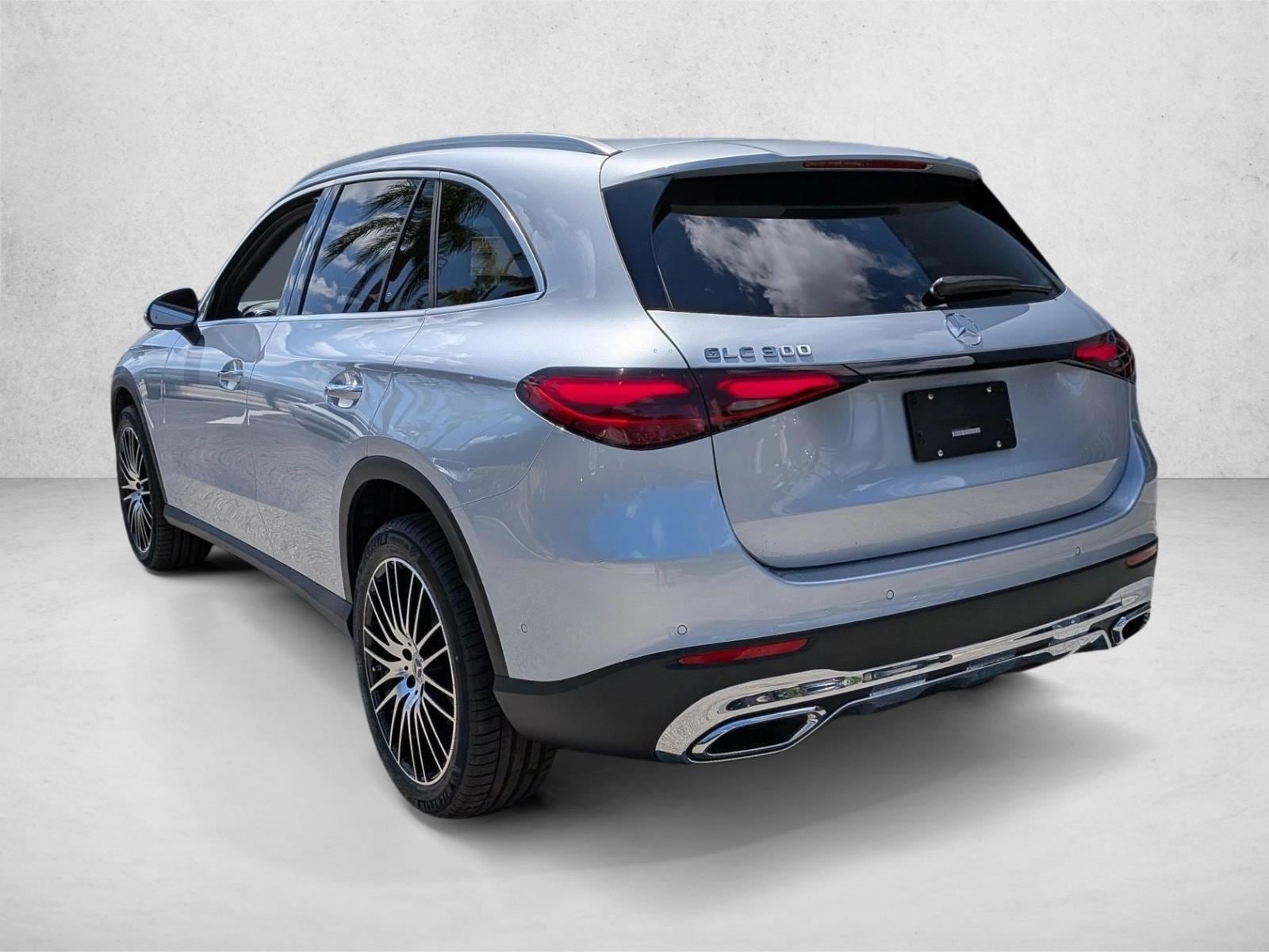 2026 GLC 300, photo 8 of 17