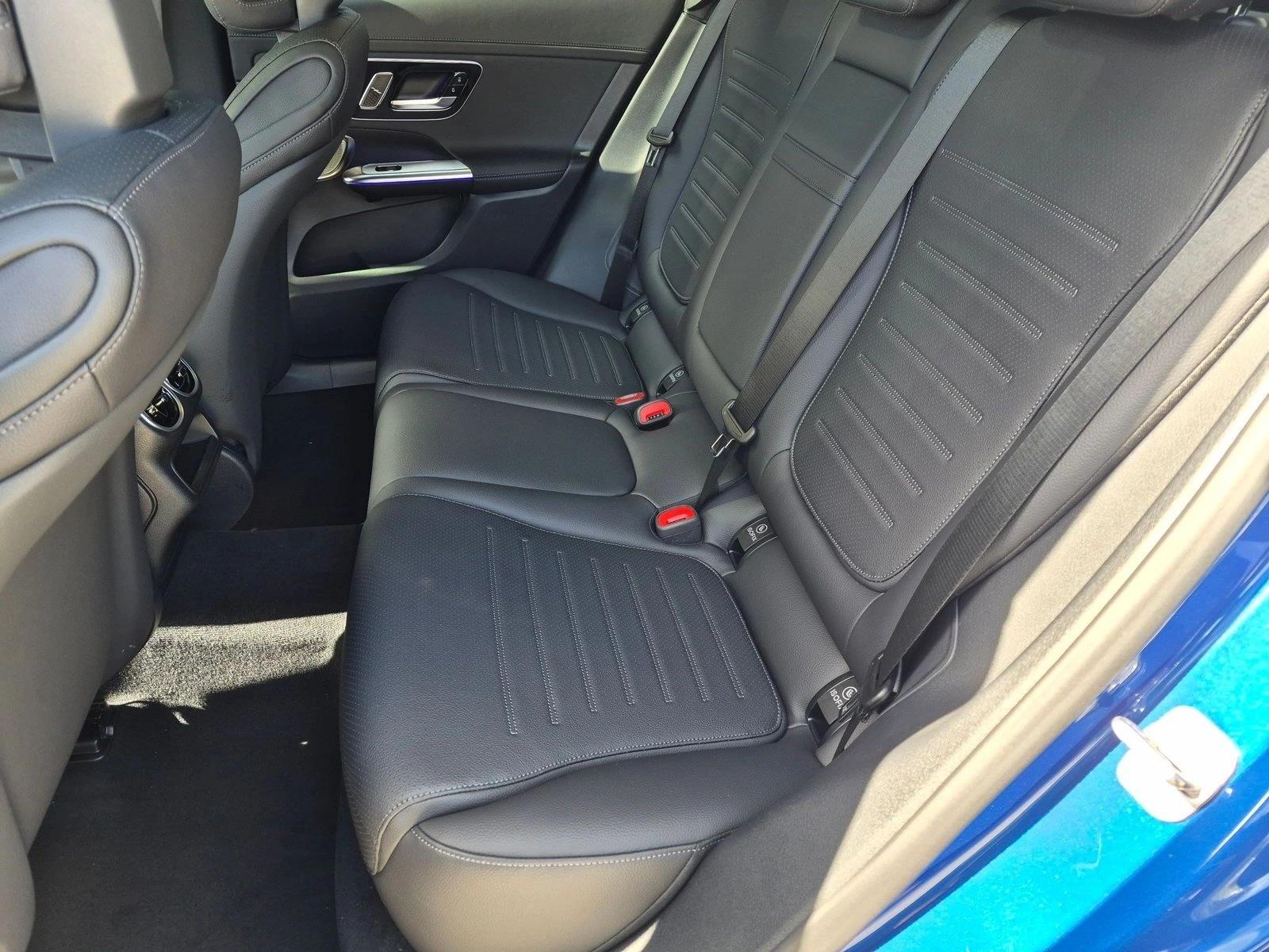 2027 GLC 300, photo 15 of 17