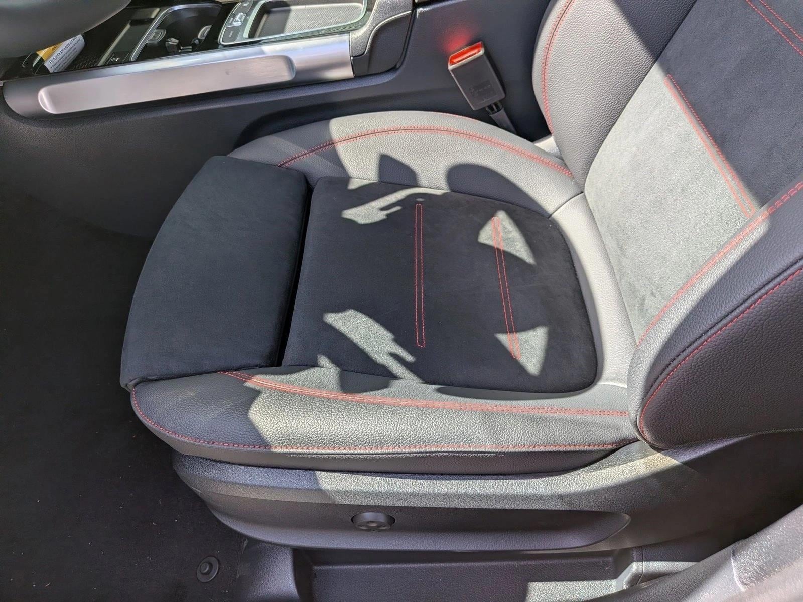 2026 AMG GLB 35, photo 4 of 16