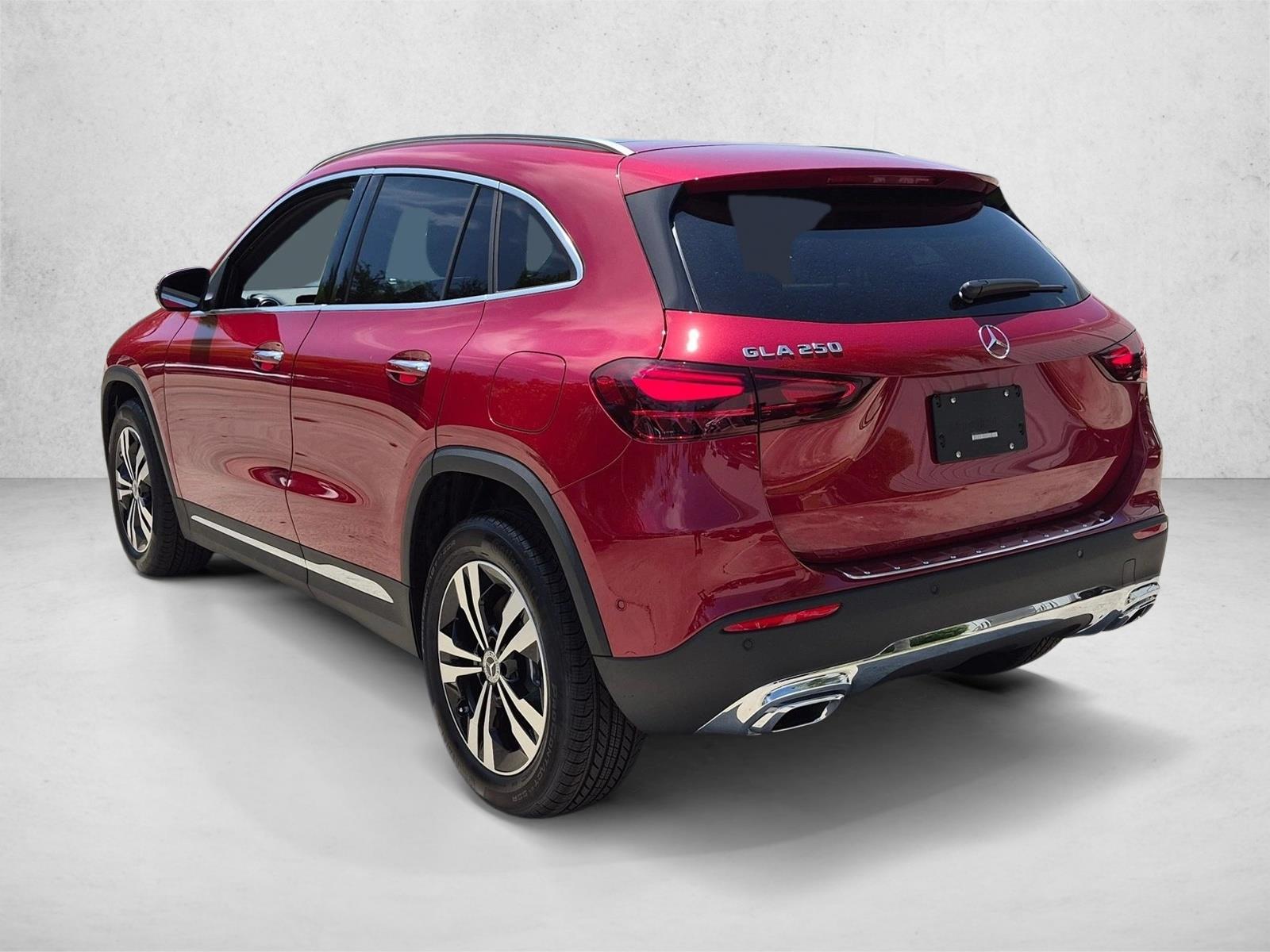 2026 GLA 250, photo 8 of 17