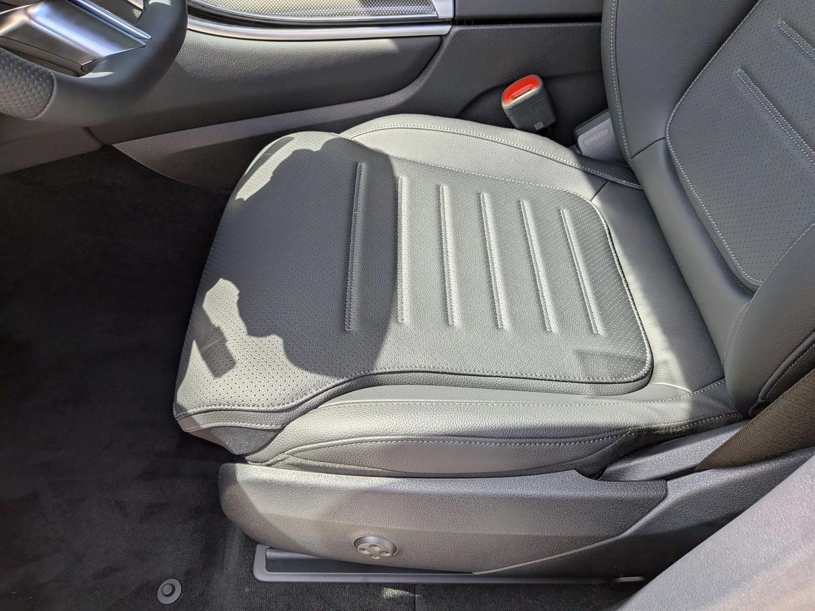 2026 GLC 300 4MATIC, photo 4 of 16