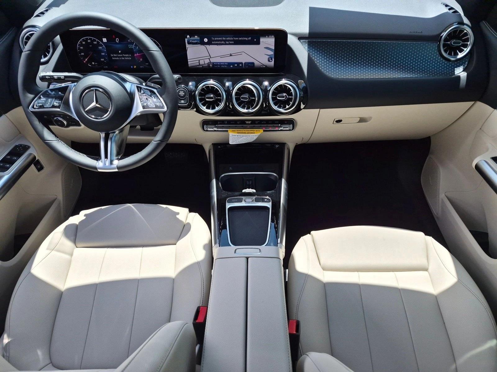2026 GLA 250, photo 14 of 17