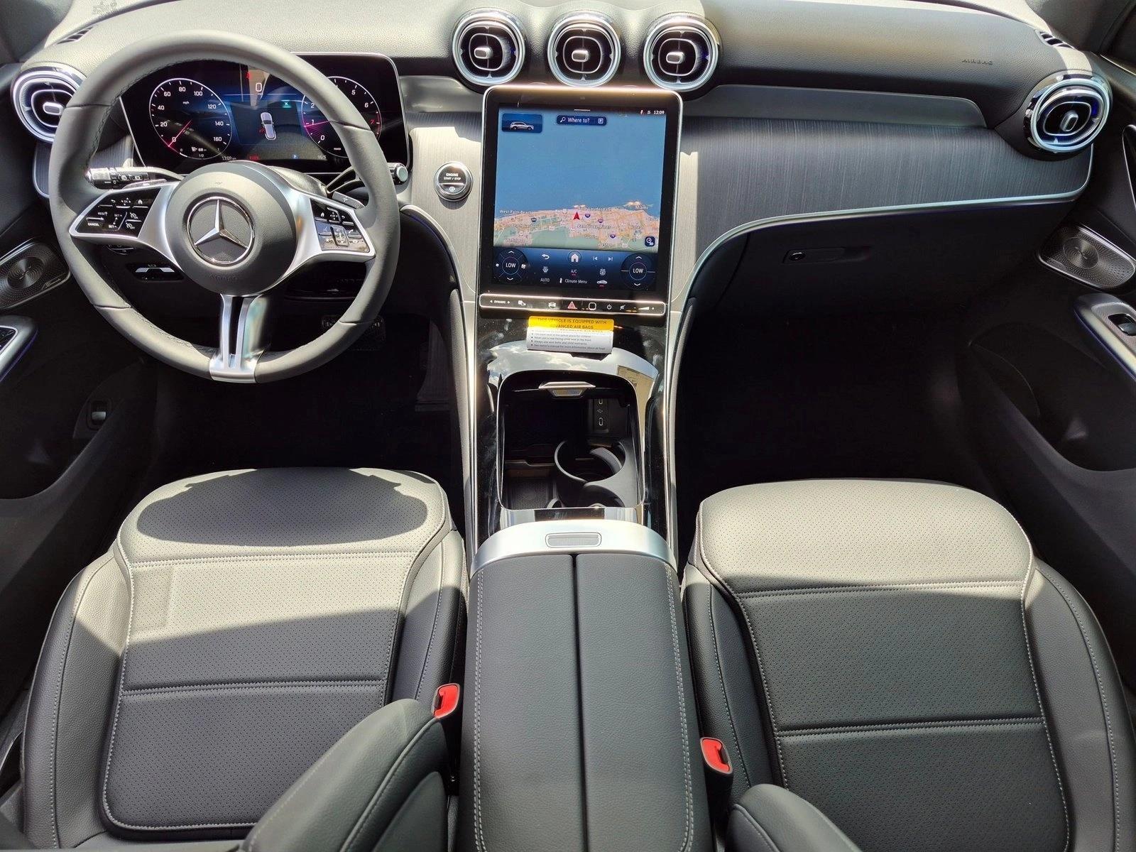 2026 GLC 300 4MATIC, photo 14 of 17