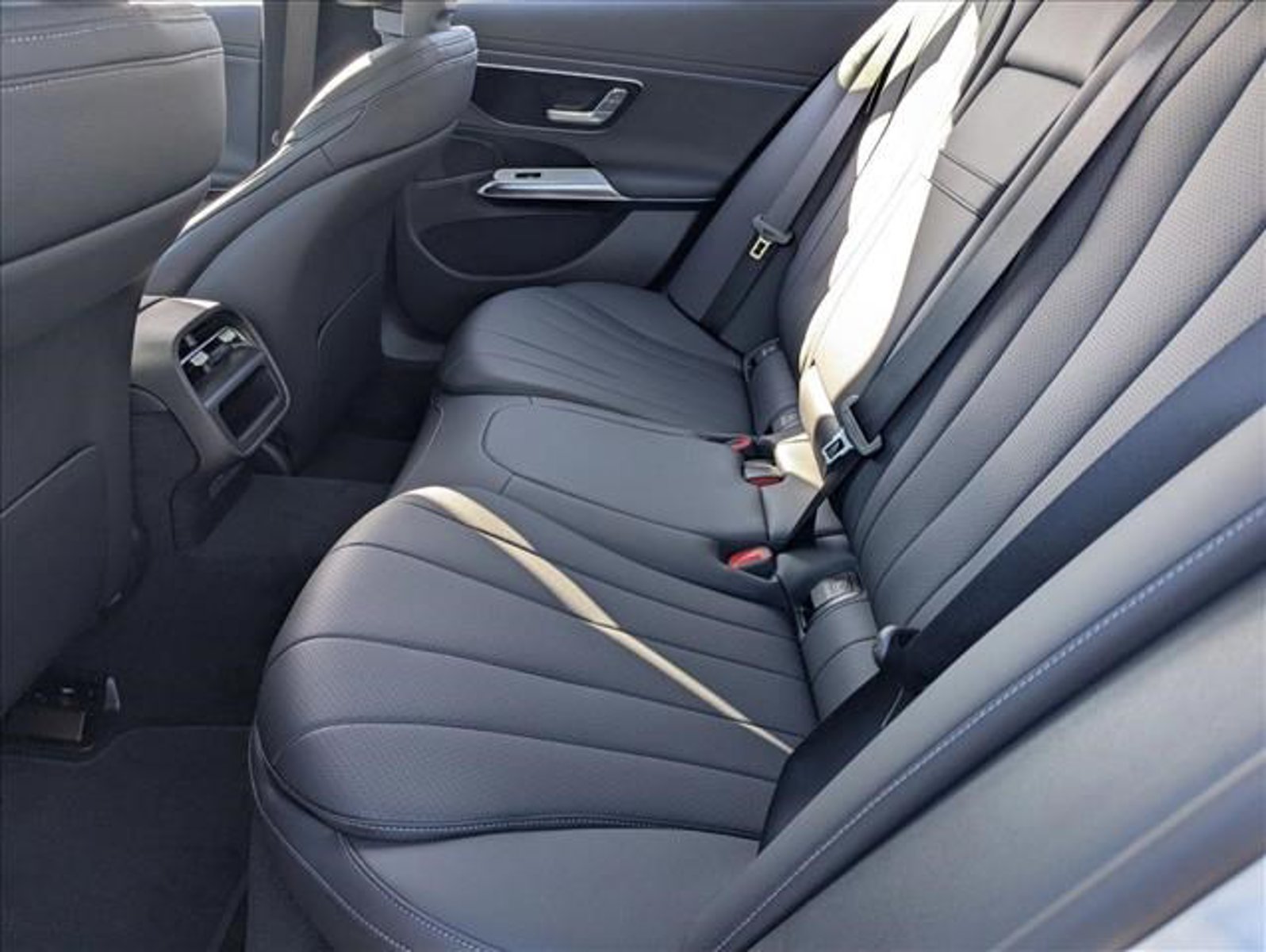 2026 E 350, photo 14 of 16