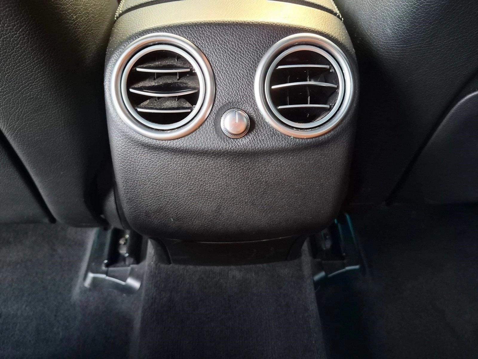 2019 GLC 300 4MATIC, photo 17 of 25
