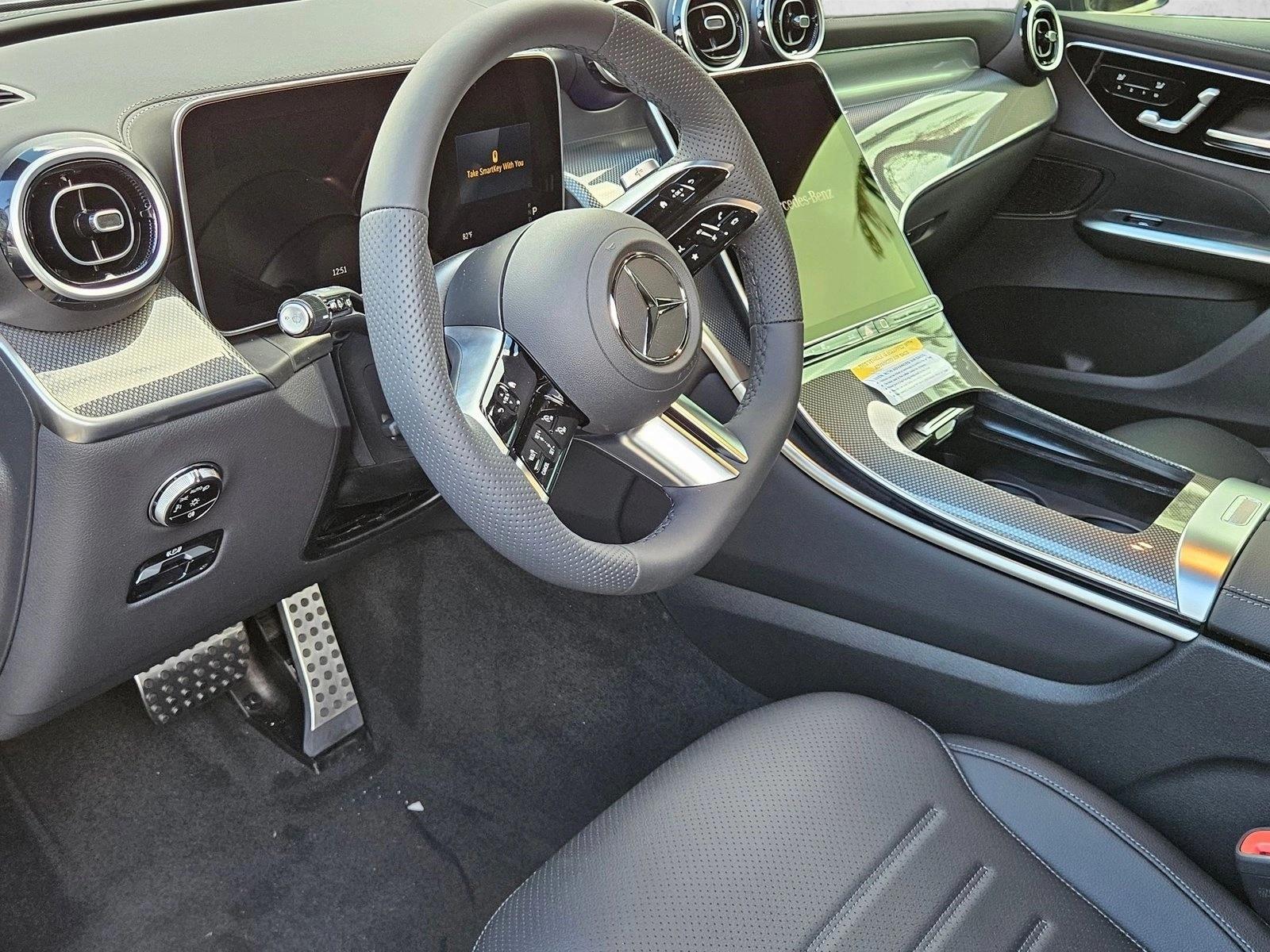 2026 GLC 300 4MATIC, photo 3 of 17