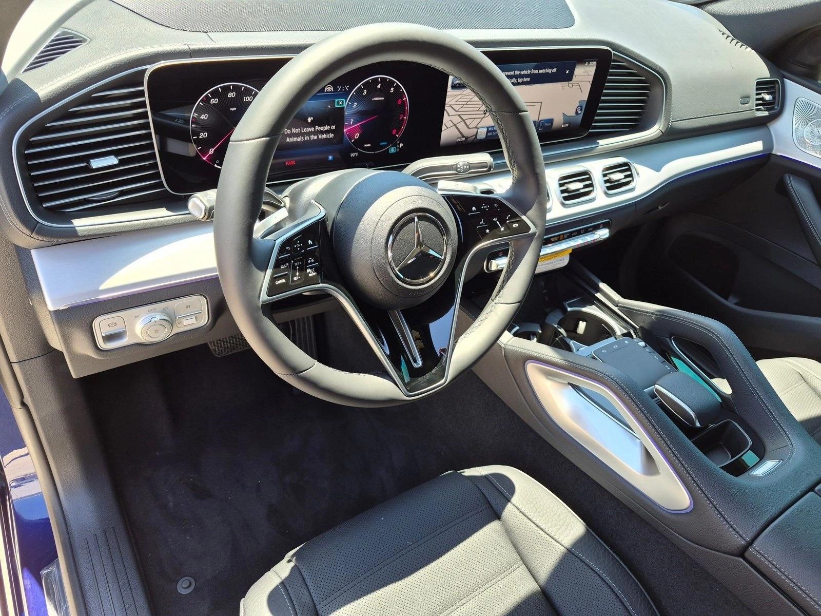 2026 GLE 450 4MATIC Coupe, photo 3 of 17