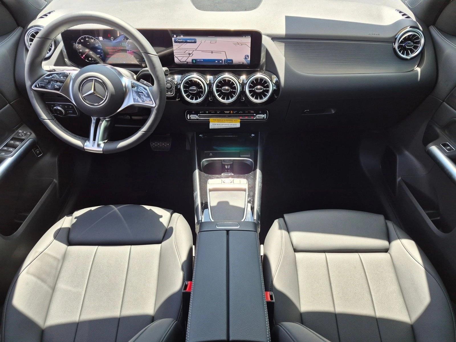 2026 GLA 250, photo 14 of 17