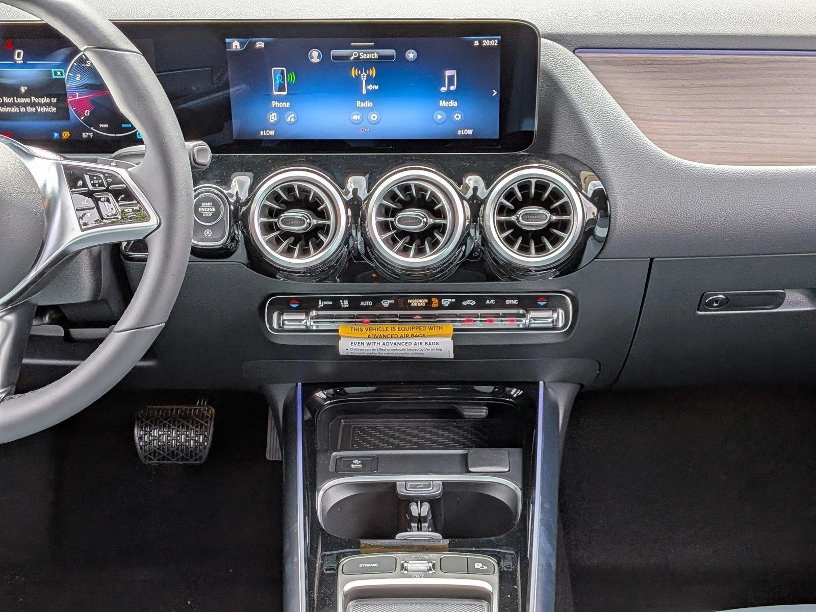 2026 GLA 250, photo 11 of 16