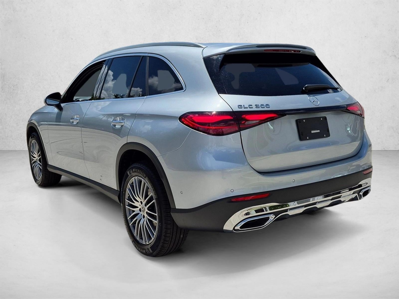 2027 GLC 300, photo 8 of 17