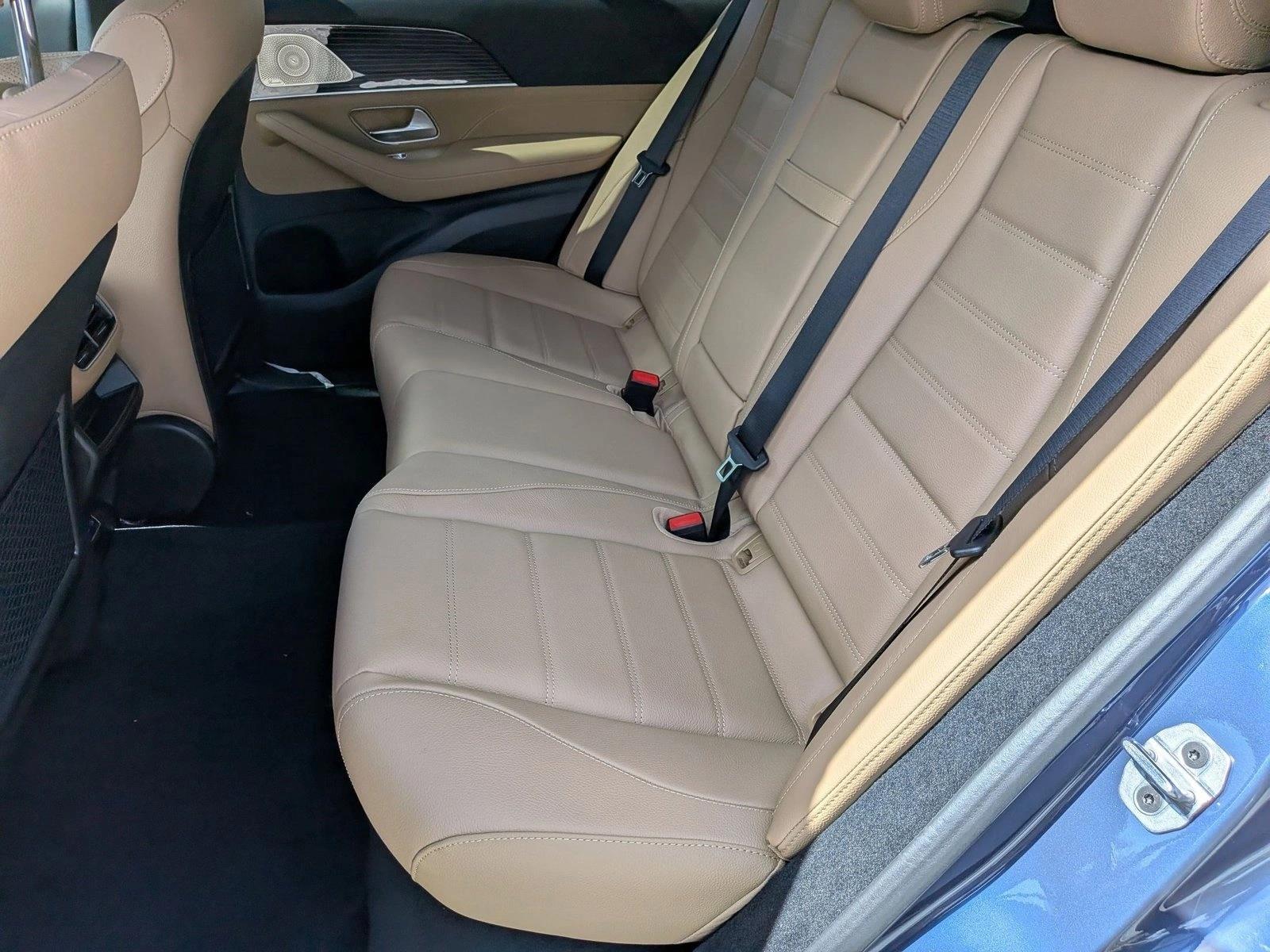 2026 GLE 450 4MATIC, photo 15 of 17