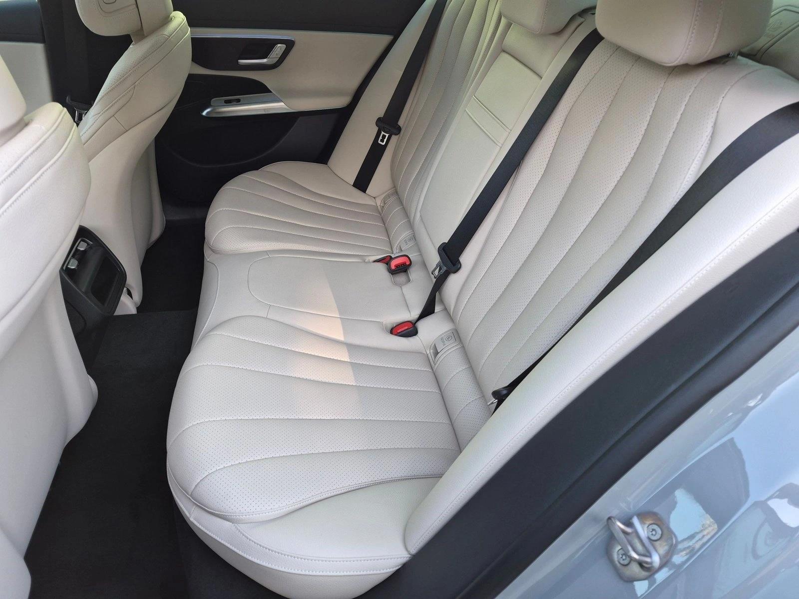 2027 E 450 4MATIC, photo 15 of 17