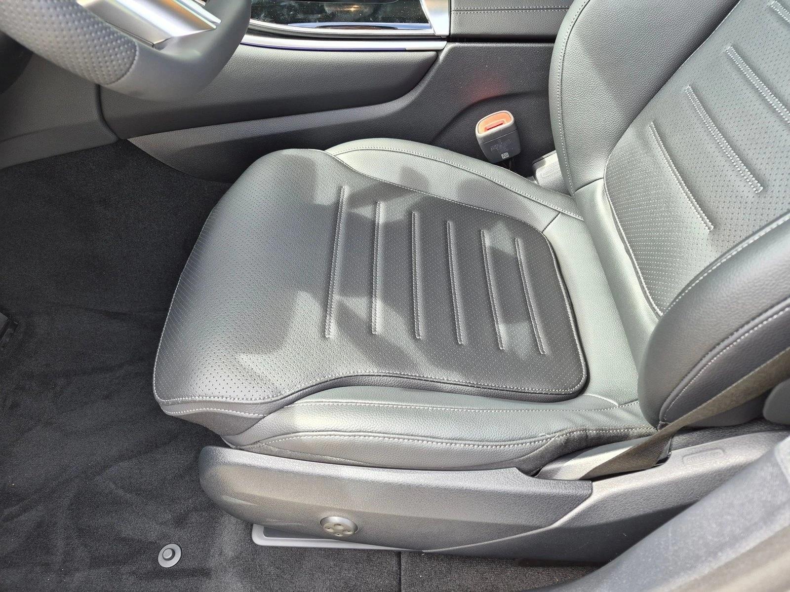 2027 GLC 300, photo 4 of 17