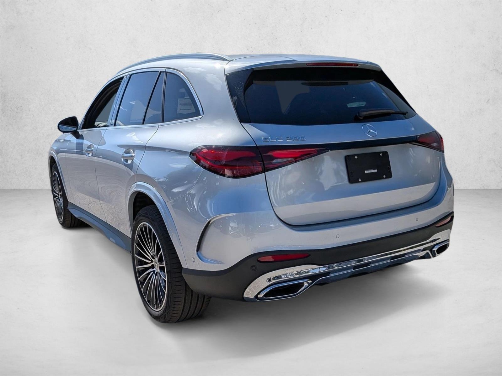 2026 GLC 300, photo 8 of 16